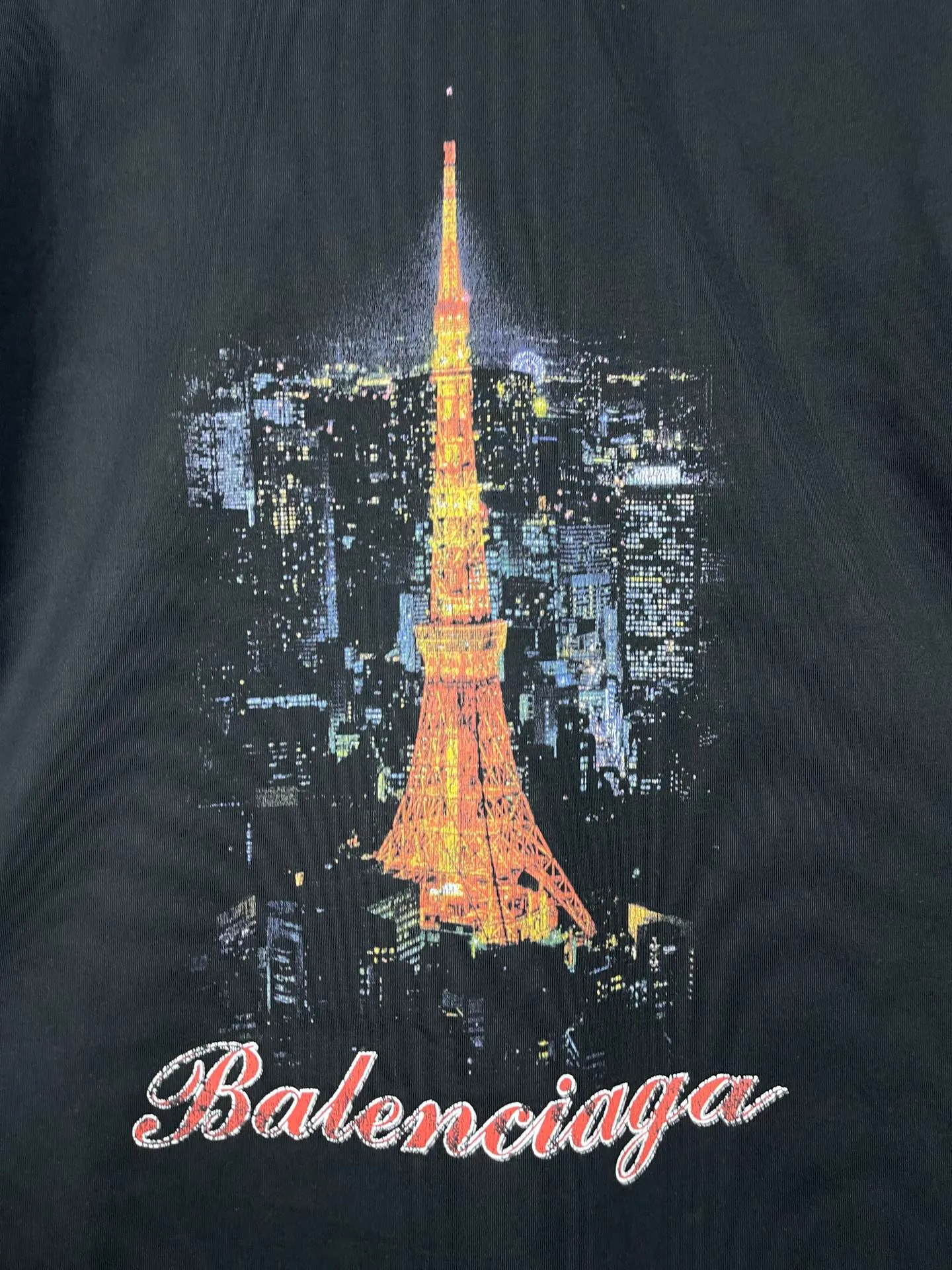🅿️194 real photos [Top version. Official website quality] BALENCI*GA/Paris. 2024 new style, Paris. Japan Tokyo Tower limited edition. Front and rear direct-injection printing, washed and distressed short-sleeved T-shirt, 2024 new style. Y plate customization. Special market currency. Brick cabinets are synchronized. Genuine products are developed at the first time, and you can print and compare! The fabric is made of Paris ZP custom-woven and dyed cotton double yarn. Weighing 260 grams, the cloth surface is clean. The cloth pattern is clear, soft and comfortable. The threads are dyed with no color difference. The printing uses environmentally friendly imported materials for direct-injection printing, with clear letters and three-dimensional effect. The entire garment is washed, distressed and worn. The version adopts OS loose shoulder design. Same style for men and women. Code: BL223381 Color: black blue. Beige. Size: XS to L