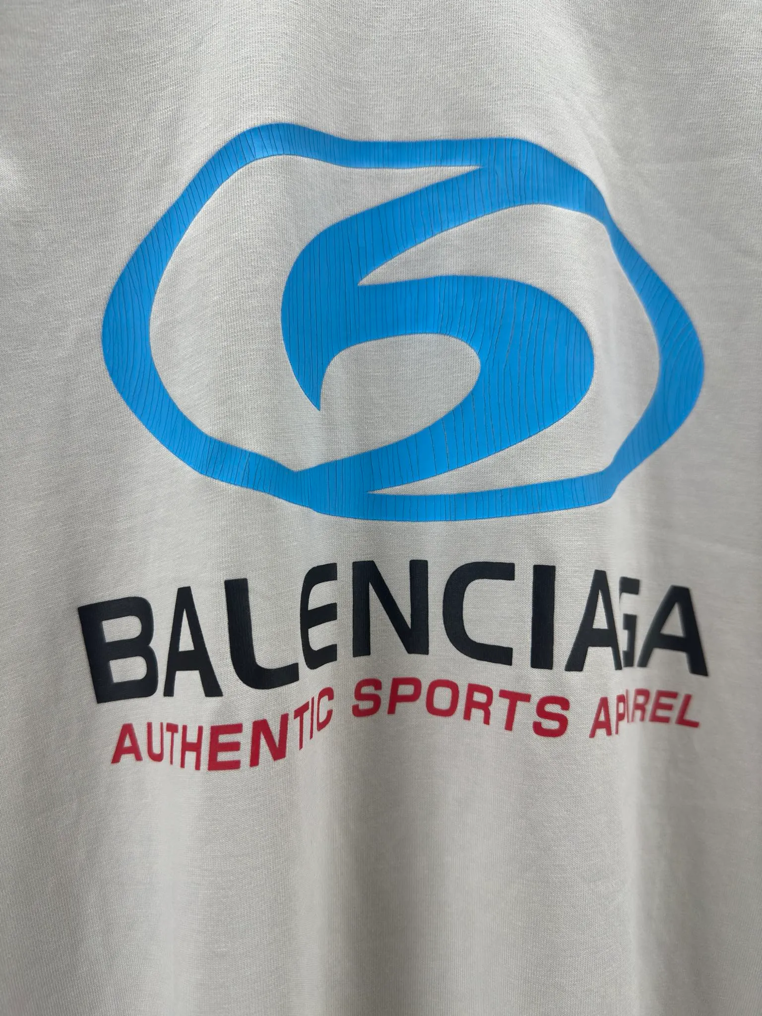 🅿️250 BALENCI*GA Paris surfing pattern long sleeves with letters. The fabric is made of Paris custom-woven double yarn cotton fabric. The weight is 280g. The thread is custom-woven and dyed without color difference. The front and back panels are made of environmentally friendly dot offset printing. Two high-temperature setting washes. os dropped shoulders and loose version. Same style for men and women -Color: gray blue beige -SIZE: XS S M L Style No. 8611#