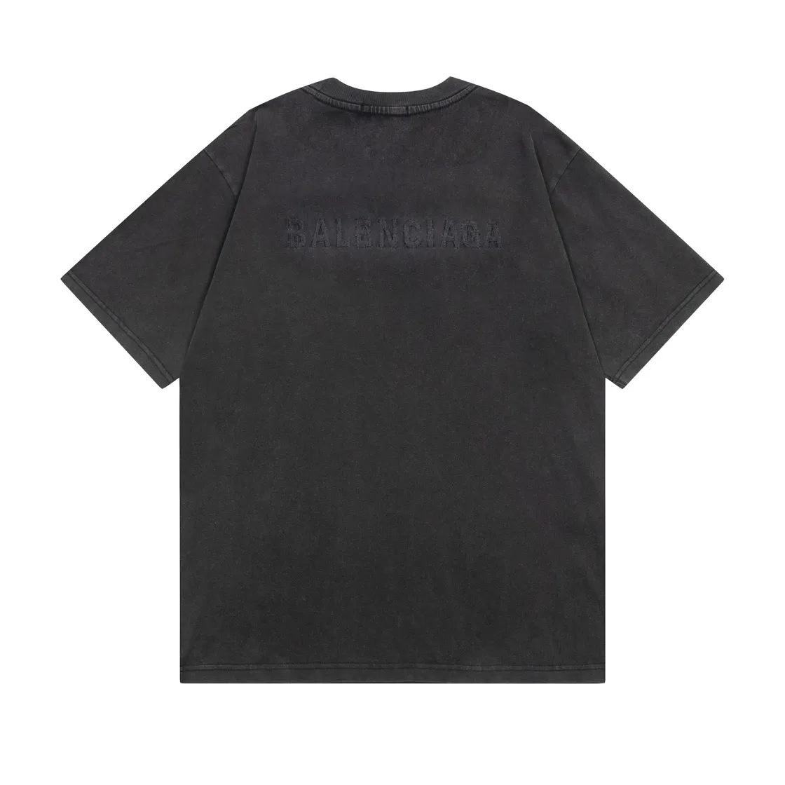 🅿️174 Detailed picture [Top version. Official website quality] BALENCI*GA/Paris#Classic letter embroidered short-sleeved T-shirt# The fabric is made of Paris ZP custom-woven and dyed cotton double yarn. Weighing 260 grams, the cloth surface is clean. The cloth pattern is clear, soft and comfortable. The color fastness is good. It is not easy to change color. The threads are dyed with no color difference. The classic pattern embroidery uses an imported embroidery machine, and the embroidery thread color is the original color. The letters are clear. The three-dimensional effect is strong. The embroidery is precise. Garments are washed in heavy water. Different market currencies, welcome to compare. The version adopts OS loose shoulder design. Same style for men and women. Code: BL223058 Color: washed black Size: XS S M L