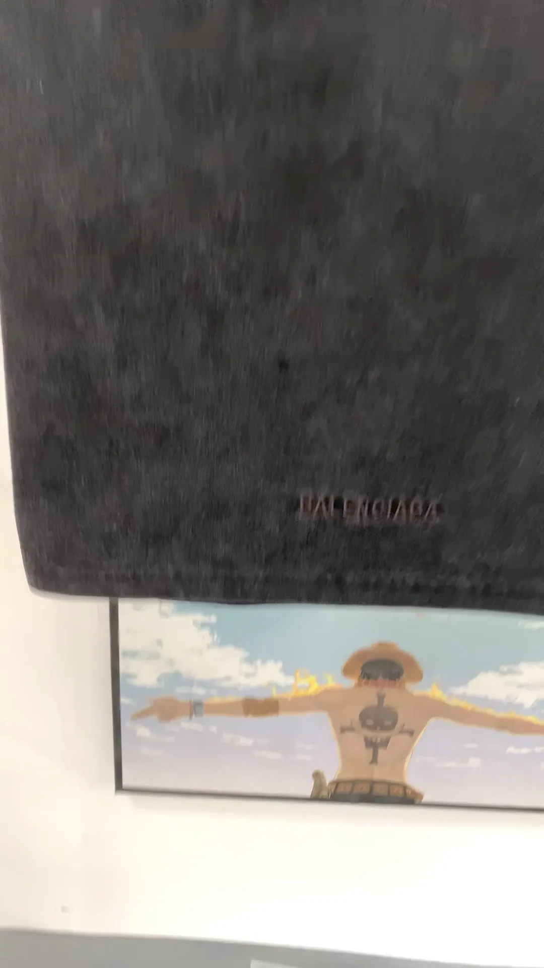 Real shot video on the back————The top tested version of Balenciaga SS21 Rammstein short-sleeved T-shirt. Balenciaga Rammstein portrait short-sleeved T-shirt. Custom-woven and dyed 280g vulcanized black fabric. The weight of the fabric after washing is as high as 300+g/imported Tajima embroidery. The letters are clear/the fried sand process of ready-made clothes makes the fabric slightly white. The whole body positioning is broken. It is so trendy, contemporary, versatile and stylish! /Printing process: Kornit digital printing direct-injection white color is produced at the same time. There are few such machines and technologies in China! It will definitely not fall off. After being soaked in water at 70 degrees for 40 minutes, it did not fall off even after being rubbed with a hand! / The wash labels on the collar are all limited numbers [1-400 numbers] to ensure that each piece of clothing has a different number and is unique! / It takes a full month and a half from getting the sample to the finished product. You can imagine how difficult it is and our original intention. We never waver and must be authentic. Every piece of clothing is only shown to everyone after passing the inspection!  Quantity available, please take advantage of it! This is not just clothes, it is art and pursuit! OverSize version SIZE: XS-L P:270