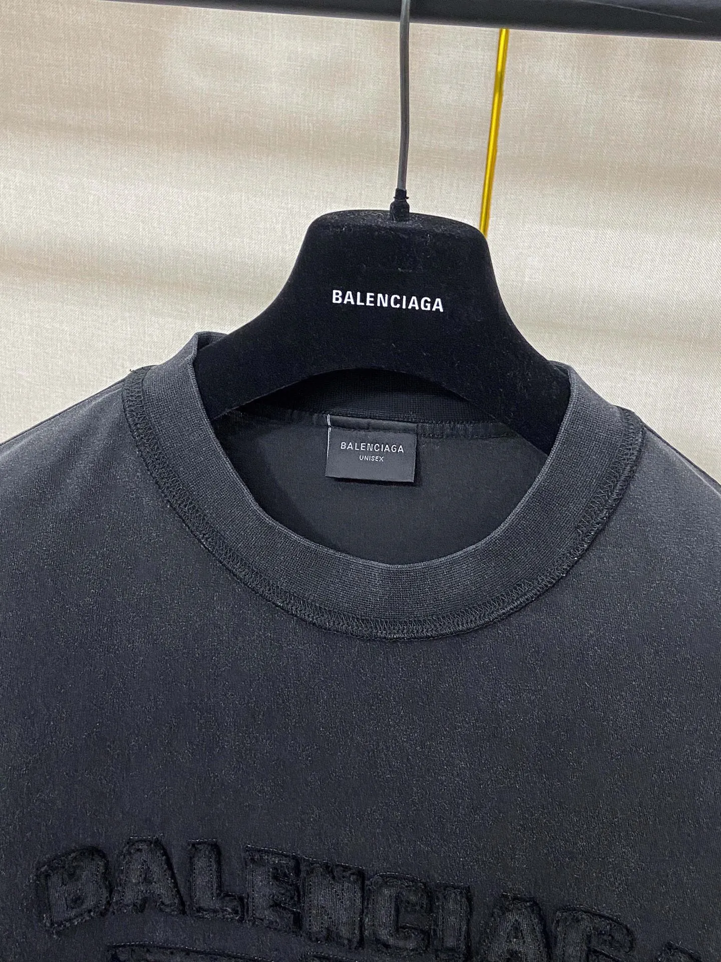 🅿️190 9181# Real shot top version [[BALENCIA*GA] official website quality Paris new letter LOGO chest patch embroidery short-sleeved T-shirt OS version loose dropped shoulders Unisex style Fabric: 260g 100% cotton double yarn Technology: front patch embroidery reverse stitching garment wash distressed shaping solid color Color: washed black, fog blue, green Size: XS S M L