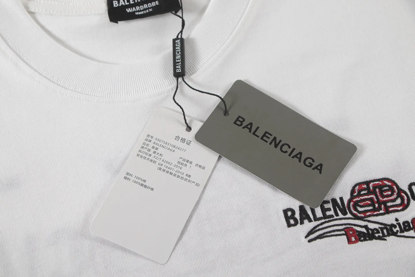 🅿️170 Balenciaga2026 embroidery🪡New T-shirt Material: Made of high version 300g double yarn combed cotton Size: S M L XL Color: black and white Style number: W2810