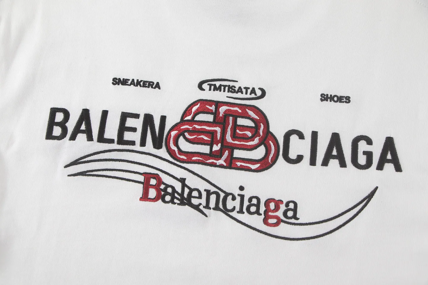 🅿️170 Balenciaga2026 embroidery🪡New T-shirt Material: Made of high version 300g double yarn combed cotton Size: S M L XL Color: black and white Style number: W2810