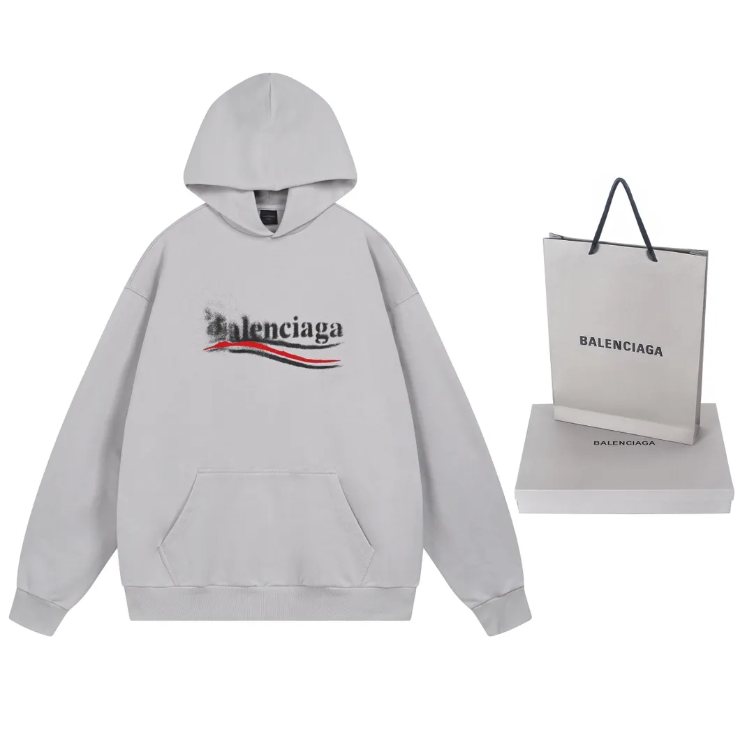 🅿️300 real photos [Top version. Official website quality] BALENCI*GA/Paris. 2024 new classic letter LOGO printed graffiti hooded sweatshirt. Brick cabinets are synchronized. Genuine products are developed at the first time. All fabric colors are available. Printed Y boards are customized. Enjoy printing and comparison! The fabric is made of Paris ZP custom-woven and dyed cotton terry sweatshirt. Weighing 460 grams, the cloth surface is clean. The cloth pattern is clear, soft and comfortable. The threads are dyed with no color difference. The classic LOGO uses environmentally friendly imported materials to print graffiti, and the dot direct spray process creates a three-dimensional effect. Restore the brick cabinet, adopt the OS loose shoulder style. Same style for men and women Coding: BL238930 Color: black and blue, off-white Size: XS S M L