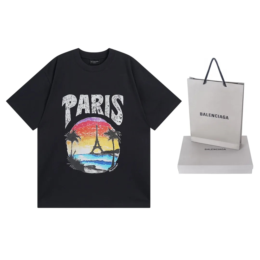 🅿️180 Detail Picture [Top version. Official website quality] BALENCI*GA/Paris. Hawaiian sunset coconut palm tower LOGO pattern short-sleeved T-shirt, brick cabinet synchronization. The fabric is made of Paris ZP custom-woven and dyed cotton sweatshirt. The weight is 260 grams, the cloth surface is clean. The cloth pattern is clear, soft and comfortable. The threads are dyed with no color difference. The classic pattern printing uses imported machine direct printing. The effect is three-dimensional and restores the brick cabinet. Different market currencies, welcome to compare. The version adopts OS loose shoulder design. Same style for men and women. Code: BL23218 Color: black. White. Size: XS to L