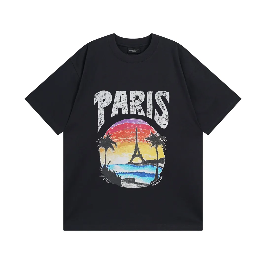 🅿️180 Detail Picture [Top version. Official website quality] BALENCI*GA/Paris. Hawaiian sunset coconut palm tower LOGO pattern short-sleeved T-shirt, brick cabinet synchronization. The fabric is made of Paris ZP custom-woven and dyed cotton sweatshirt. The weight is 260 grams, the cloth surface is clean. The cloth pattern is clear, soft and comfortable. The threads are dyed with no color difference. The classic pattern printing uses imported machine direct printing. The effect is three-dimensional and restores the brick cabinet. Different market currencies, welcome to compare. The version adopts OS loose shoulder design. Same style for men and women. Code: BL23218 Color: black. White. Size: XS to L