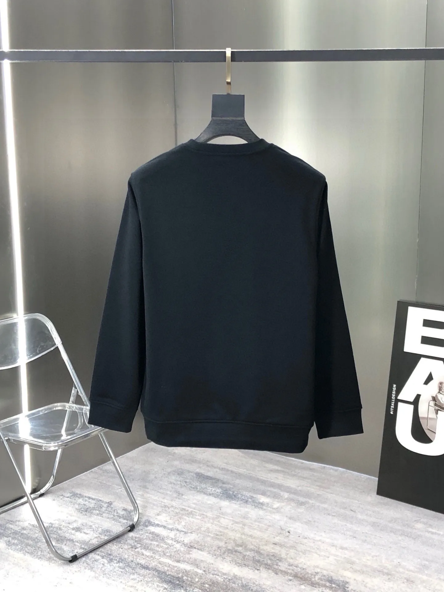🅿️380 [BALENCIAGA] (Gospel for Fatty) hot-selling suit is coming. Focus on the original version of the official website. 2025 new hot-selling sweatshirt suit. The original order is the best. 🇭🇰The meticulous work of top designers. It has a fitting and perfect upper body effect. 100% natural high-quality Roman cotton, close-fitting comfort, noble and elegant! Original hardware embodies elegance and nobility! Counter size: M-5XL (maximum wear up to 220 pounds)