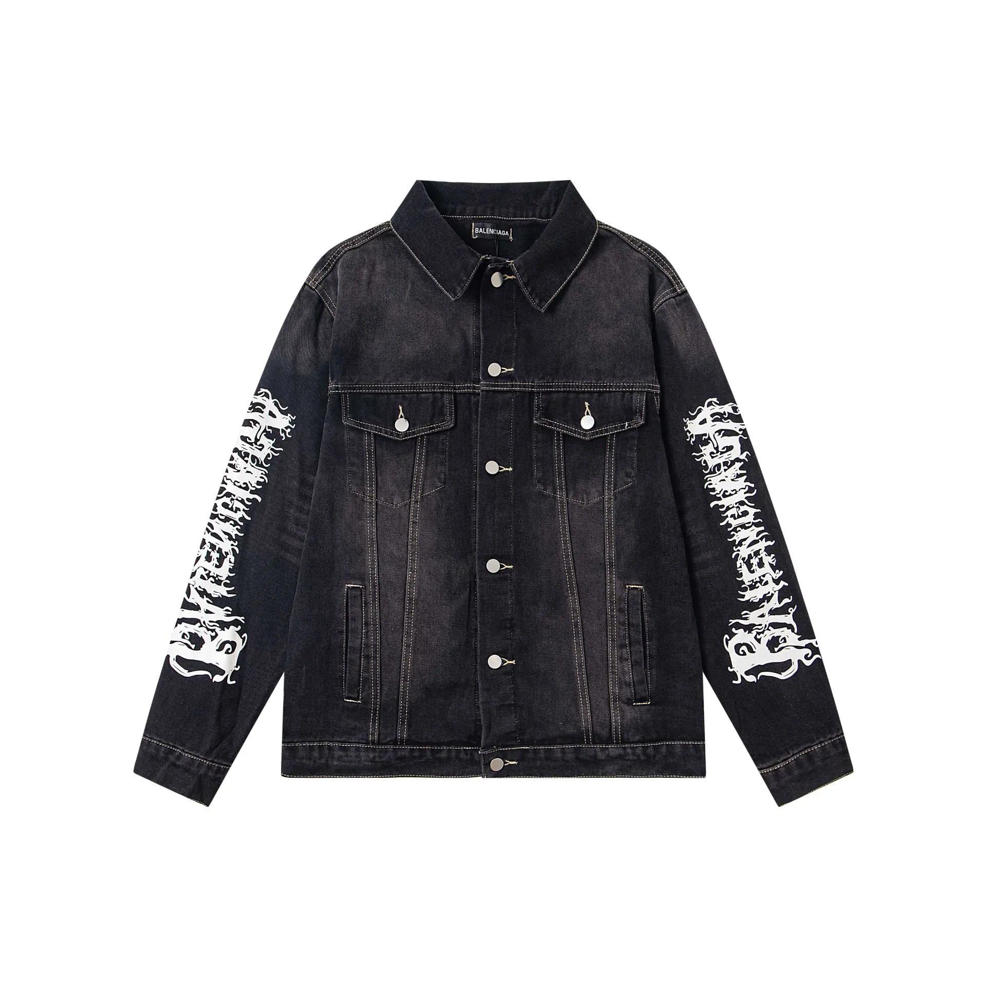 🅿️300 new model number: B15 BALENCIAGA Balenciaga's new retro letter graffiti denim jacket top 1️⃣ Made of high-quality denim fabric washing process, the upper body is soft and comfortable after washing, extremely delicate, has a solid, smooth and soft hand feel, and the fabric does not wrinkle, and the hand feel is invincible. The details are perfectly handled! 2️⃣It is very youthful and energetic, and can be easily worn by both men and women. It is very in line with the fashion aesthetic concepts of today's young people! 3️⃣ A full set of customized accessories, complete with three standards, same style for men and women, a must-have style for couples. Color: Denim Black Size: S, M, L, XL