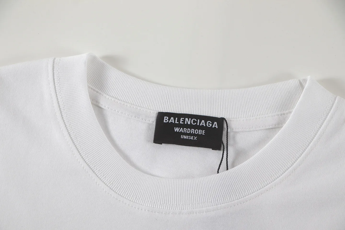 🅿️160 Balenciaga2026 new painted T-shirt Material: Made of high version 300g double yarn combed cotton Size: S M L XL Color: black and white Style number: W2806