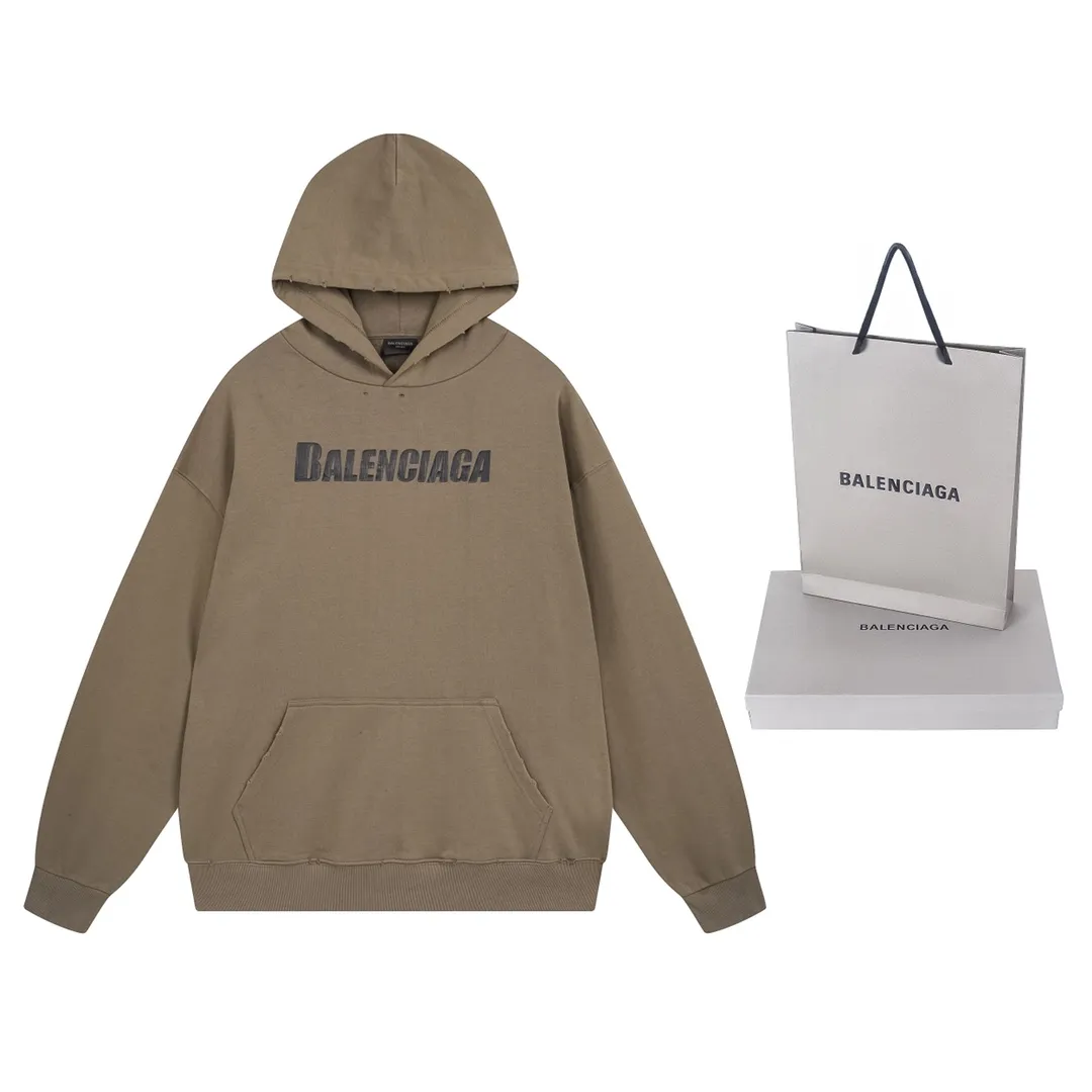 🅿️300 Detailed picture [Top version. Official website quality] BALENCI*GA/Paris. 2023 new style. Classic letter LOGO printed distressed hooded sweatshirt. Brick cabinet synchronization. The fabric is made of Paris ZP custom-woven and dyed cotton double yarn terry sweatshirt material. The weight is 450 grams, the cloth surface is clean. The cloth pattern is clear, soft and comfortable. The threads are dyed with no color difference. The classic pattern is printed with environmentally friendly imported materials and precision printing screens, with clear letters and three-dimensional effect. Restored brick cabinet. The garments are hand-worn and distressed by many people. They are very different from the market currency. You are welcome to compare. The version adopts the OS loose shoulder version. The same style for men and women. Coding: BL238008 Color: black, coffee, white, fruit green Size: XS S M L