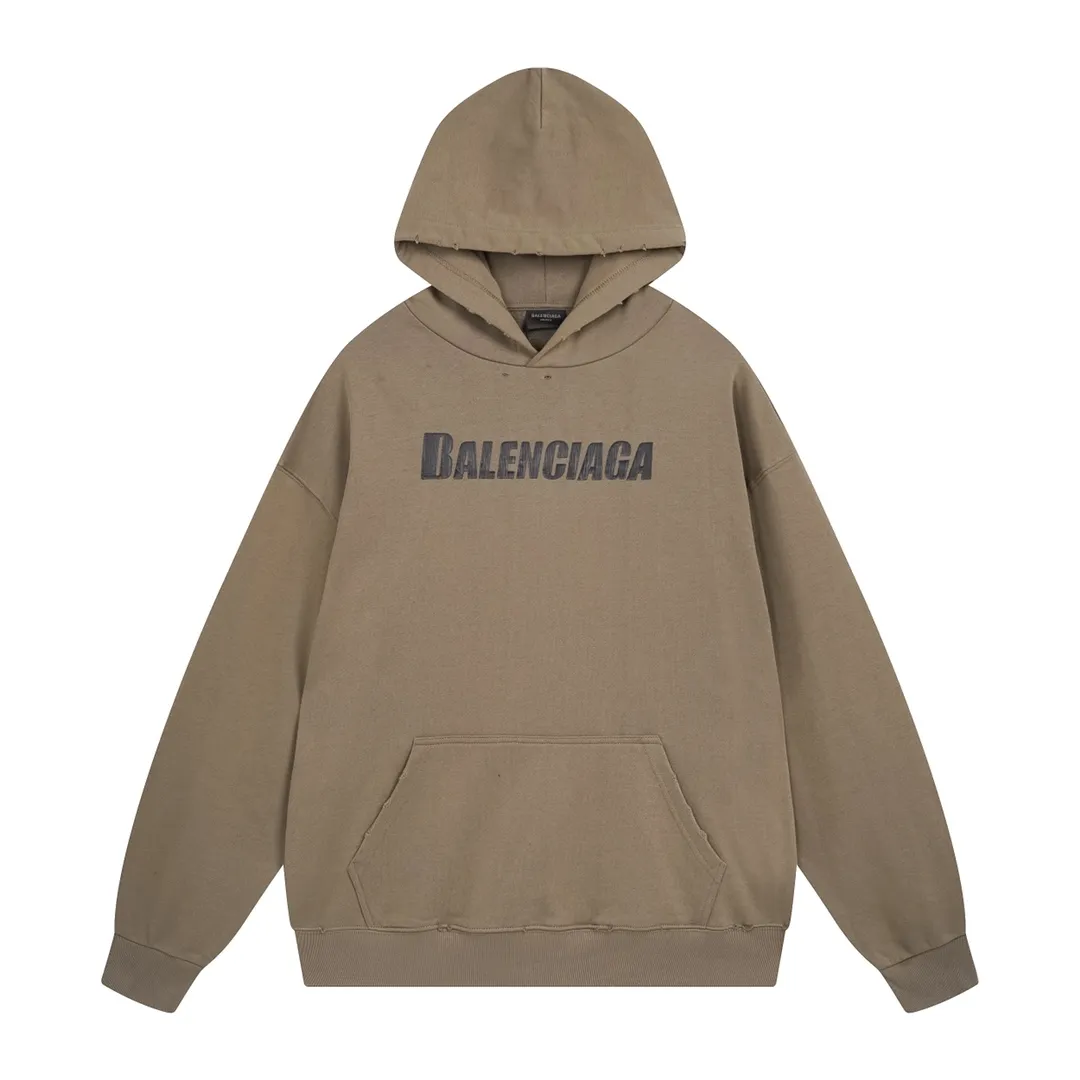 🅿️300 Detailed picture [Top version. Official website quality] BALENCI*GA/Paris. 2023 new style. Classic letter LOGO printed distressed hooded sweatshirt. Brick cabinet synchronization. The fabric is made of Paris ZP custom-woven and dyed cotton double yarn terry sweatshirt material. The weight is 450 grams, the cloth surface is clean. The cloth pattern is clear, soft and comfortable. The threads are dyed with no color difference. The classic pattern is printed with environmentally friendly imported materials and precision printing screens, with clear letters and three-dimensional effect. Restored brick cabinet. The garments are hand-worn and distressed by many people. They are very different from the market currency. You are welcome to compare. The version adopts the OS loose shoulder version. The same style for men and women. Coding: BL238008 Color: black, coffee, white, fruit green Size: XS S M L