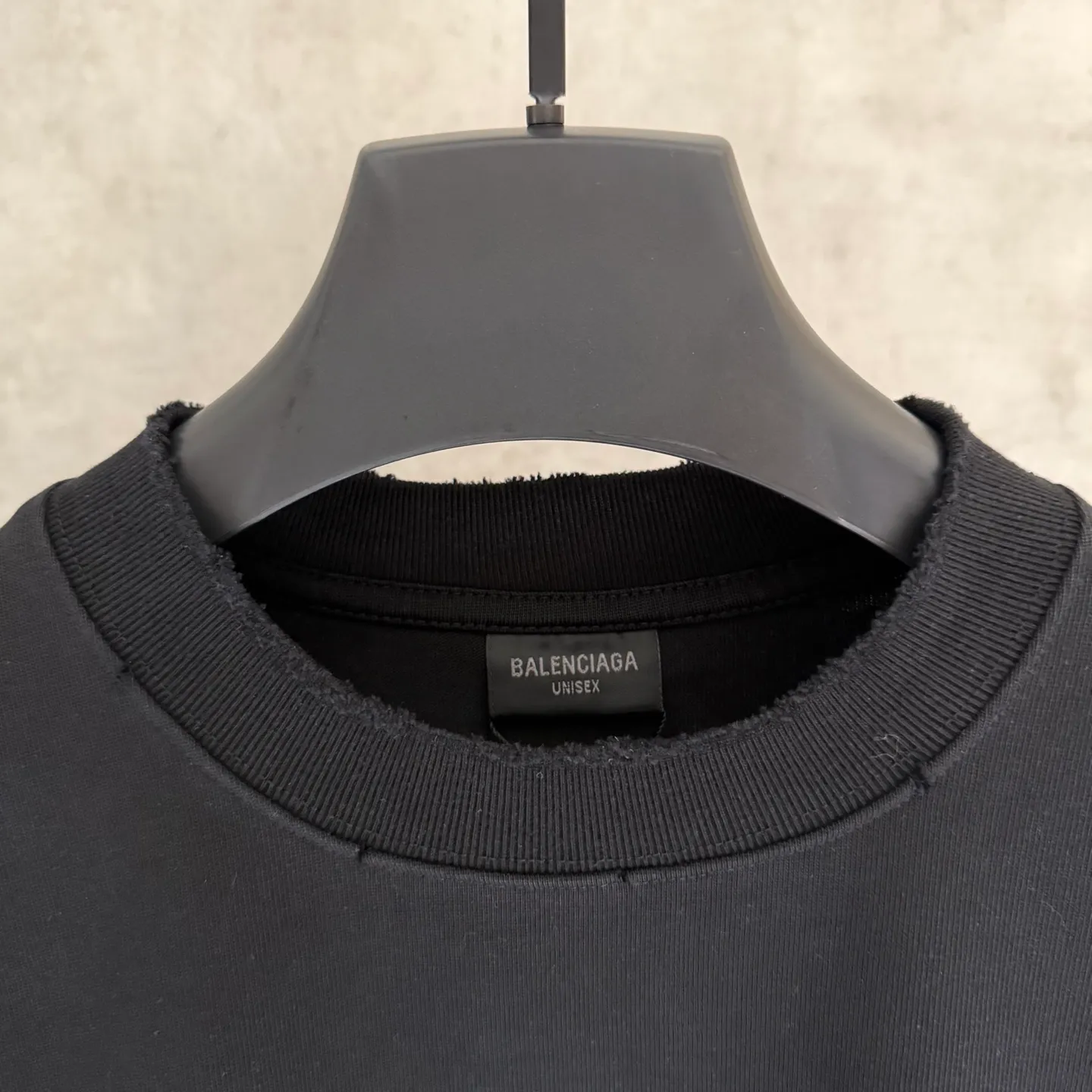 🅿️350 [Strict quality control] Balenciaga 25ss logo embroidered long-sleeved T-shirt. The fabric is made of custom-dyed 100% pure cotton double-ply fabric. 420g garment wash. Front and rear panel embroidery. Front panel post-garment washing process. Custom hardware. Thread. Accessories. Matching. Same style for men and women. Color: black/off-white/white. Size: M-2xl