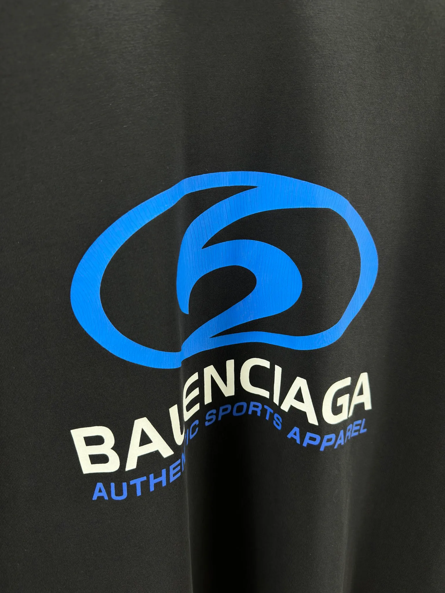🅿️250 BALENCI*GA Paris surfing pattern long sleeves with letters. The fabric is made of Paris custom-woven double yarn cotton fabric. The weight is 280g. The thread is custom-woven and dyed without color difference. The front and back panels are made of environmentally friendly dot offset printing. Two high-temperature setting washes. os dropped shoulders and loose version. Same style for men and women -Color: gray blue beige -SIZE: XS S M L Style No. 8611#