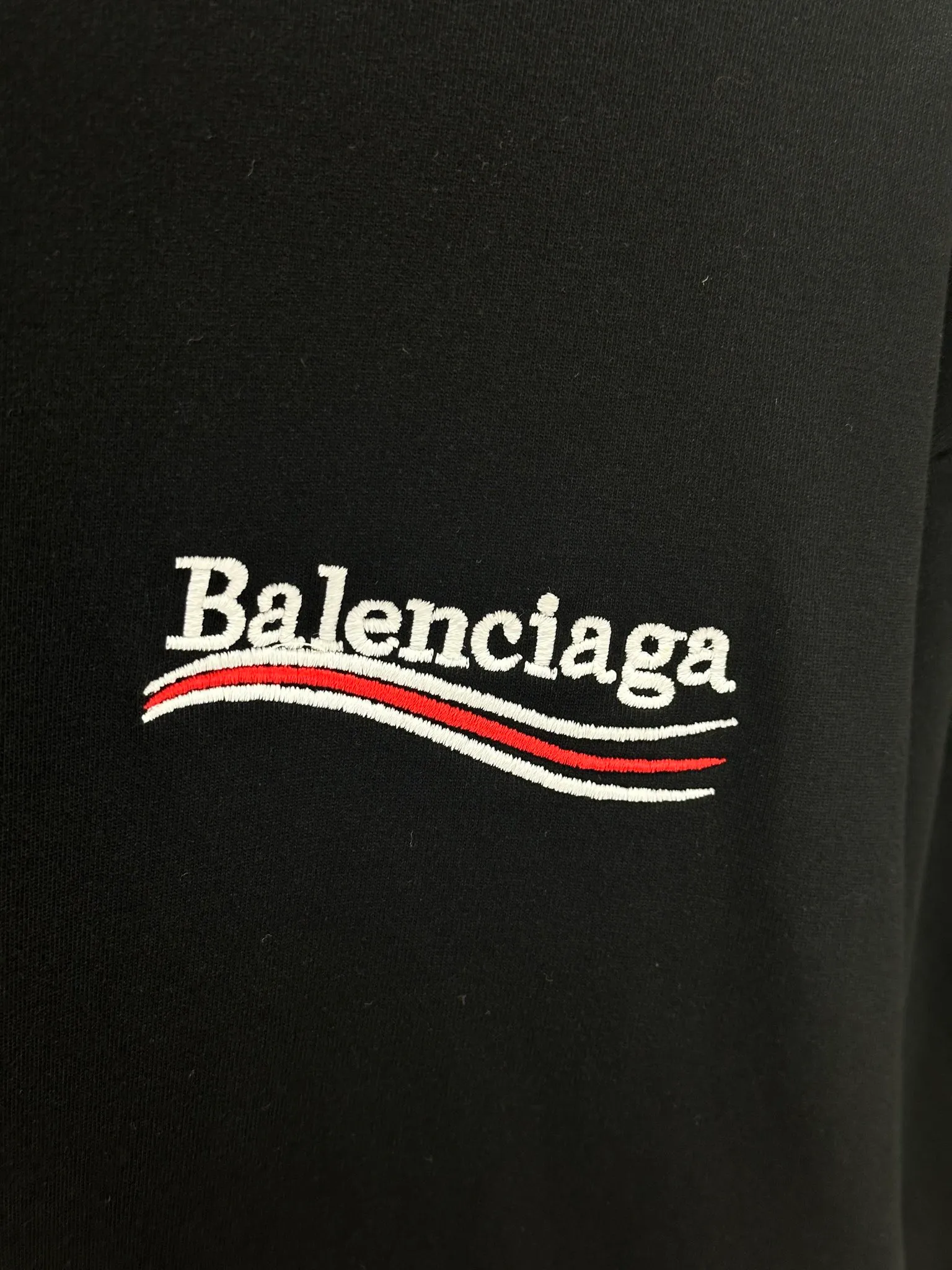 🅿️300 BALENCI*GA Paris classic cola embroidered long sleeves, the fabric is made of Paris custom-woven and dyed double-yarn pure cotton fabric. The weight is 280g. The thread is custom-woven and dyed without color difference. The front and rear panels are made of imported Tajima embroidery. The cuffs are plaid shirt splicing. Two high-temperature shaping washes. os dropped shoulders and loose version. Same style for men and women -Color: black -SIZE: XS S M L Style number 8623#