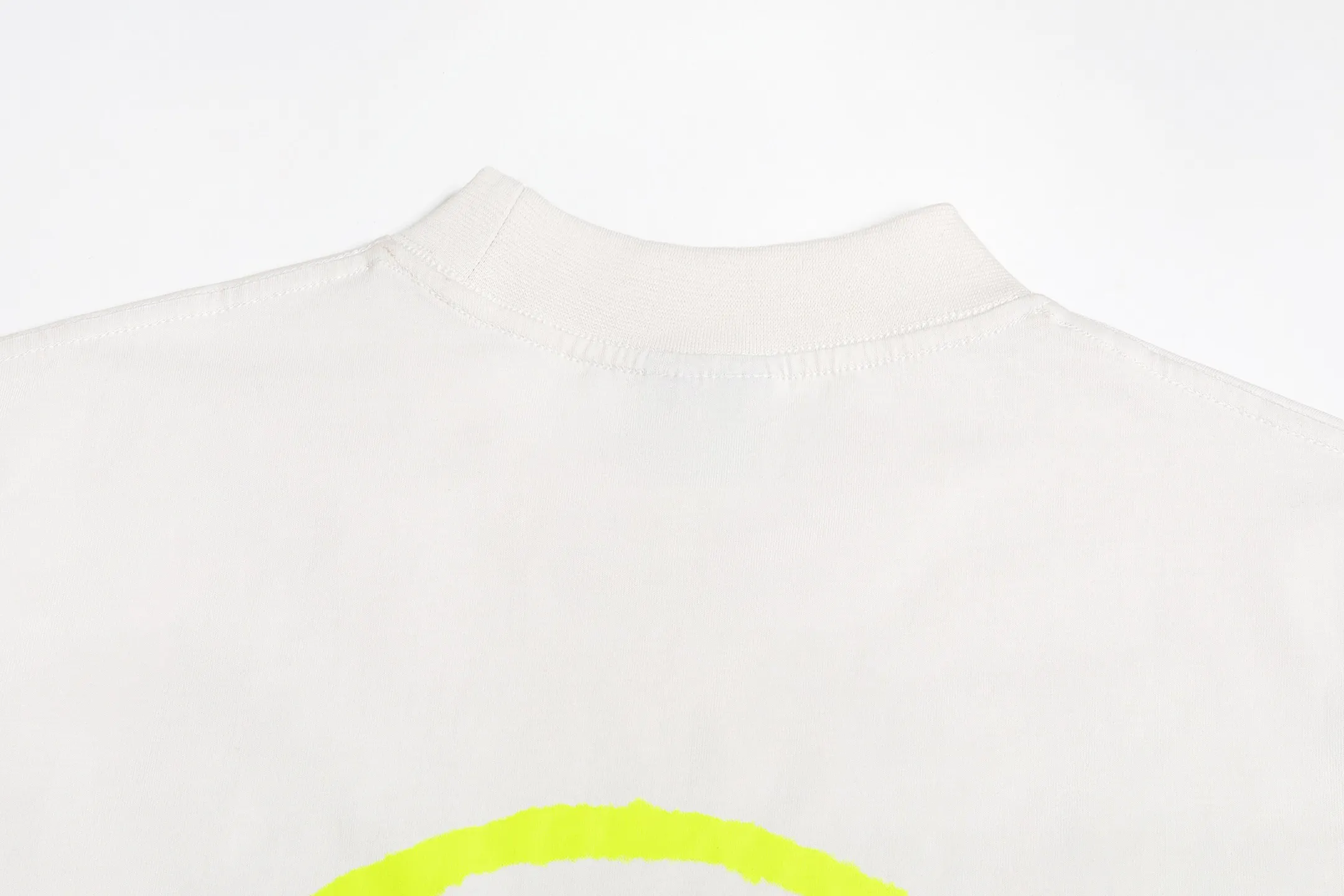 🅿️180 9196# Detailed picture Top version [[BALENCIA*GA] official website quality Paris new front panel alien back panel smiley face printed luminous effect short-sleeved T-shirt OS version loose dropped shoulders Unisex fabric: 260 grams 100% cotton double yarn Technology: front and rear digital direct injection Right sleeve embroidery Garment wash Shape solid color Color: black off-white floral gray Size: XS S M L