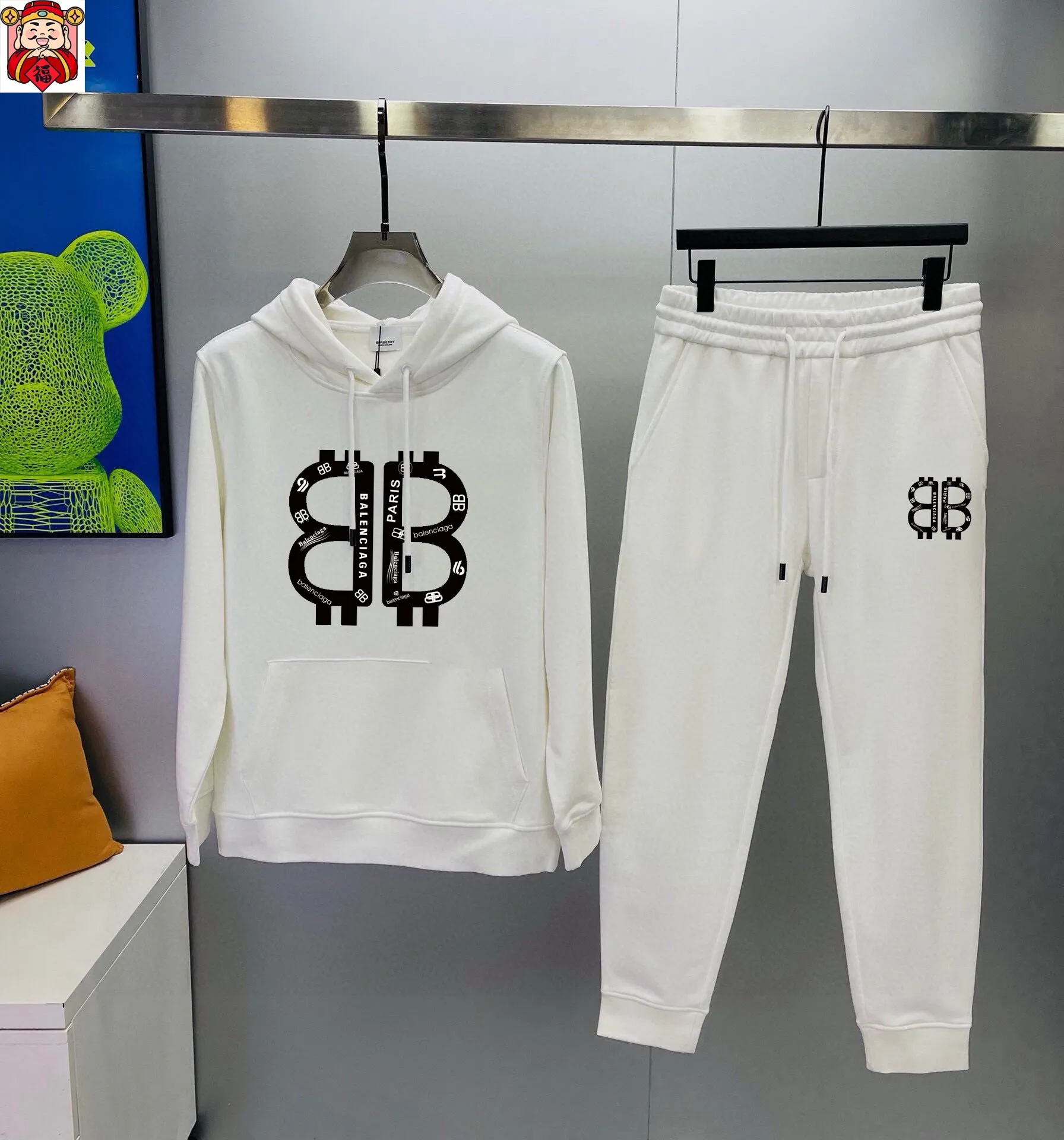 🅿️400 [BALENCIAGA] (Good news for fat people) hot-selling suit is coming. Focus on the original version of the official website. 2025 new hot-selling cardigan and sweatshirt suit. The original order is hard to buy🇭🇰. It is the meticulous work of top designers. It has a fitting and perfect upper body effect. 100% natural high-quality Roman cotton, close-fitting comfort, noble and elegant! Original hardware embodies elegance and nobility! Counter size: M-5XL (maximum wear up to 220 pounds)