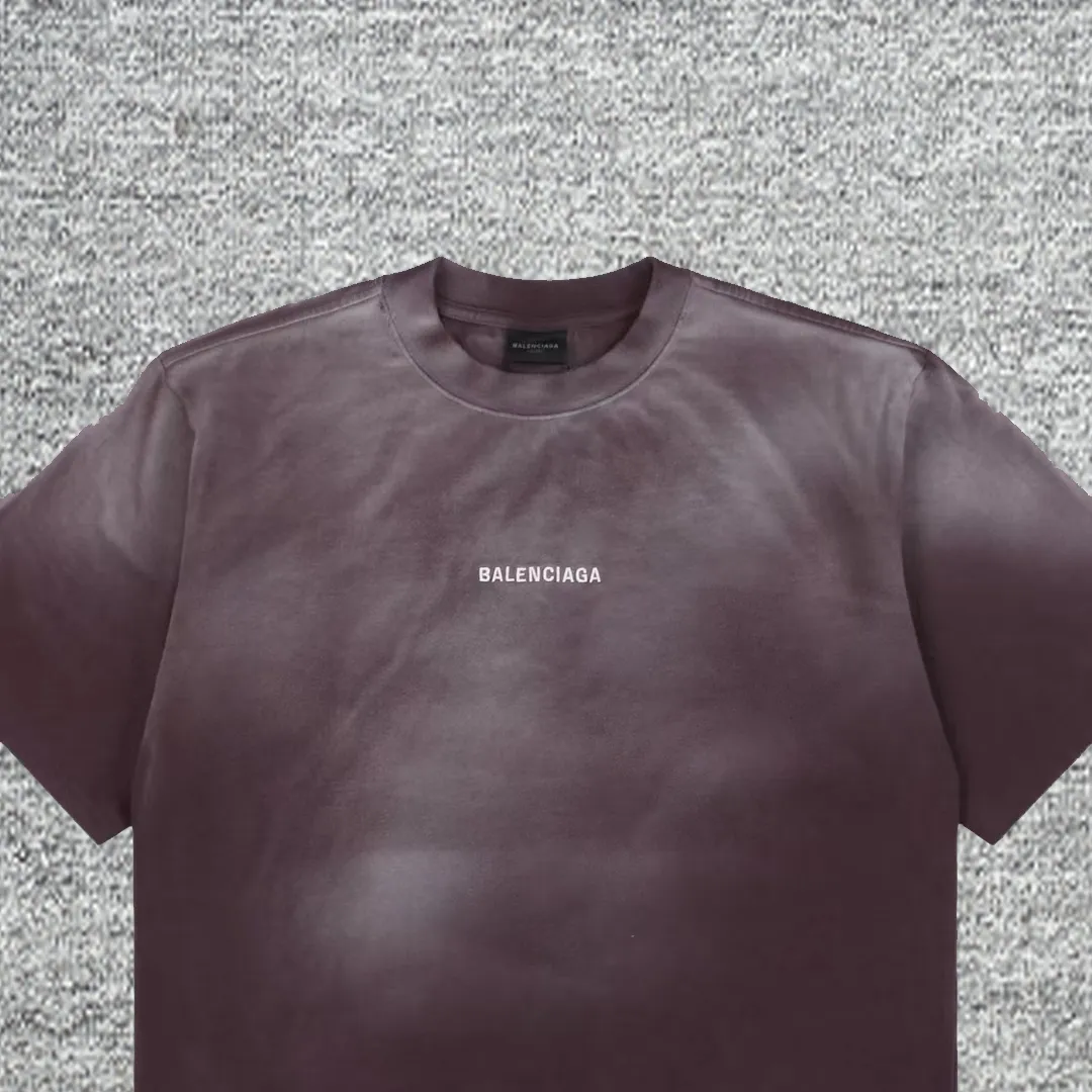Top tested version - BALENCIAGA - Paris' new gradient color series. Short-sleeved T-shirt with embroidered letter logo on the front and back. Exclusive logo letter pattern on the front and back. Heavy craftsmanship. Simple but not simple. Original development of custom-woven fabric. Special weight 280g. Washing process. Sprayed horse process. Not easy to deform. Soft texture. Full of thickness. Highly restored. Imported Tajima machine heavy industry high-density embroidery on the chest. Fine embroidery. Three-dimensional effect. Clear lines. No rough edges. Ultra-high craftsmanship embroidery, very high fullness, obvious concave and convex texture, OS dropped shoulders, loose version, same style for men and women Color: lavender Size: XS--L P:280