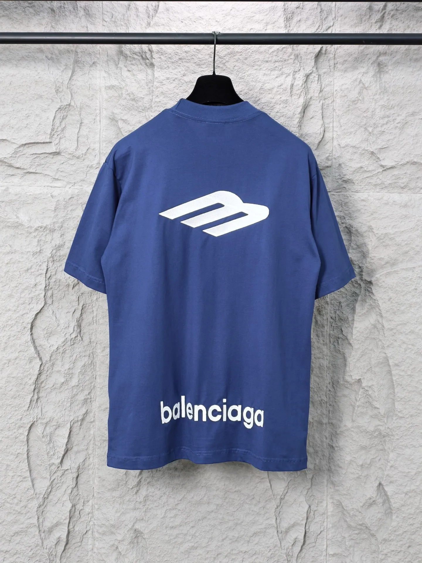 🅿️180 9207# Actual pictures Top version [[BALENCIA*GA] Official website quality Paris new ski series 3M size LOGO embroidered short-sleeved T-shirt OS version Loose dropped shoulders Unisex style Fabric: 260 grams 100% cotton double yarn Technology: Front and back embroidery Garment washing Shape solid Color: Black Blue Yellow Size: XS S M L