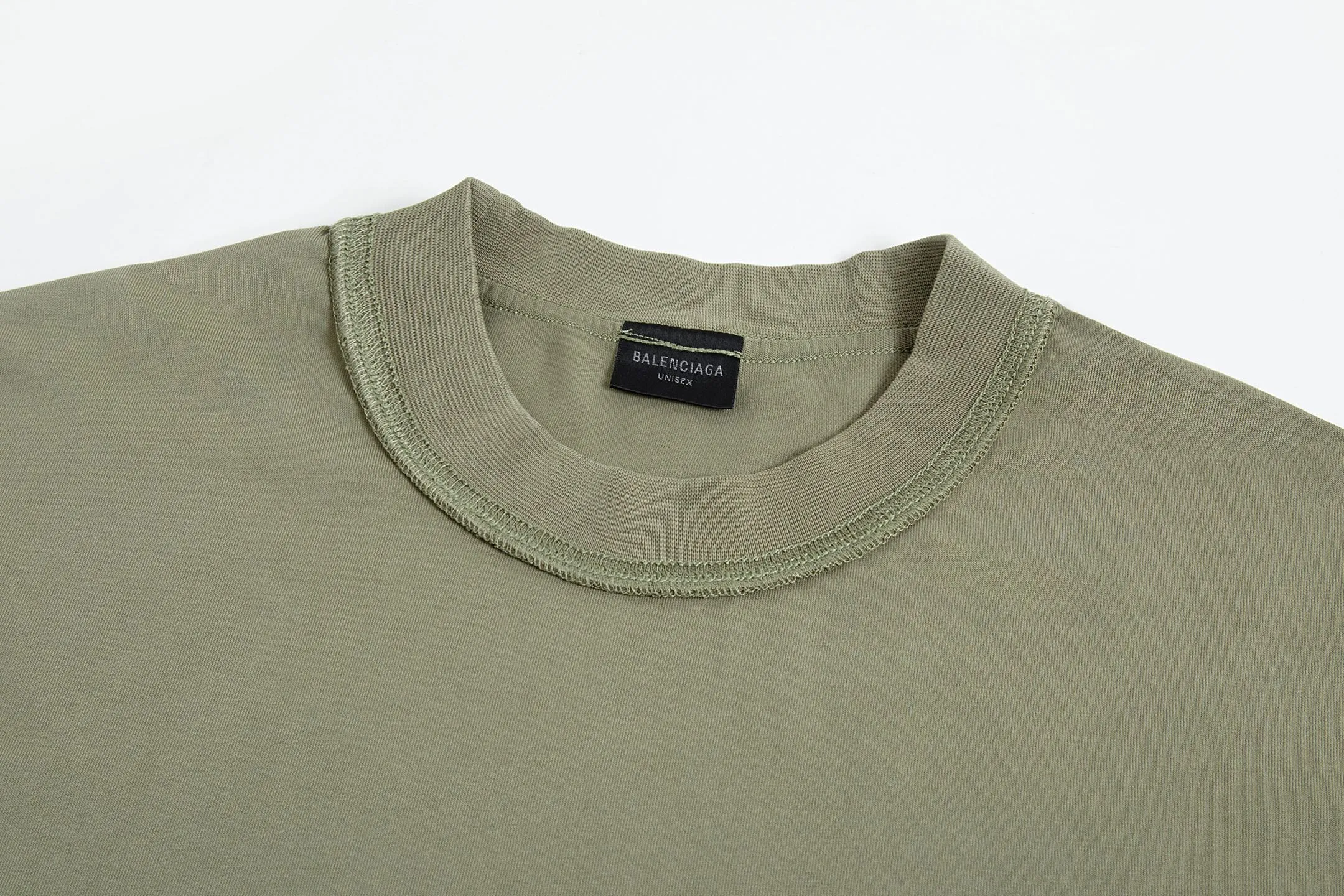 🅿️190 9181# Detailed picture Top version [[BALENCIA*GA] official website quality Paris new letter LOGO chest patch embroidery short-sleeved T-shirt OS version Loose dropped shoulders Unisex style Fabric: 260g 100% cotton double yarn Technology: Front patch embroidery Reverse stitching Garment wash Distressed Shaping Solid color Color: Washed black, fog blue, green Size: XS S M L