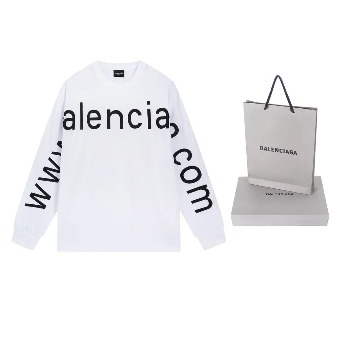 🅿️250 Actual pictures [Top version. Official website quality] BALENCI*GA/Paris BALENCI*GA#2024 latest model, Paris website embroidered letters large LOGO long-sleeved T-shirt. Brick cabinet sync. The first genuine product was developed, with over 200,000 stitches of counter-position embroidery on the chest. Notice! ️Full letter embroidery, welcome to compare! The fabric is made of Paris ZP custom-woven and dyed 100% cotton double-yarn compact cotton. The weight is 260 grams. The cloth surface is clean. The cloth pattern is clear. It is soft and comfortable. It has good color fastness and is not easy to change color. The threads are woven and dyed with no color difference. The embroidery is done using imported Tajima embroidery machines. Super 20W needle thread embroidery, accurate positioning, three-dimensional effect, clear lines. No burrs and miscellaneous threads, ultra-high craftsmanship embroidery. The version adopts OS loose shoulder design. Same style for men and women. Code: BL225001 Color: black, white. Size: XS S M L