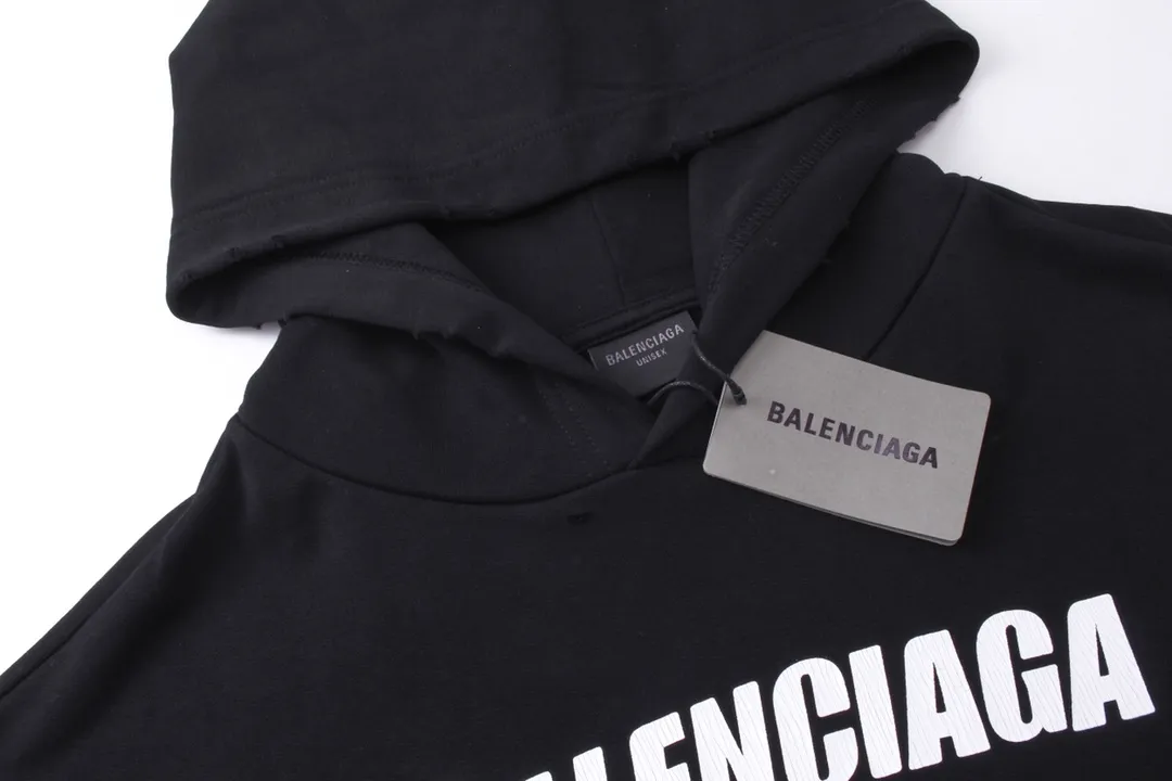 🅿️300 Detailed picture [Top version. Official website quality] BALENCI*GA/Paris. 2023 new style. Classic letter LOGO printed distressed hooded sweatshirt. Brick cabinet synchronization. The fabric is made of Paris ZP custom-woven and dyed cotton double yarn terry sweatshirt material. The weight is 450 grams, the cloth surface is clean. The cloth pattern is clear, soft and comfortable. The threads are dyed with no color difference. The classic pattern is printed with environmentally friendly imported materials and precision printing screens, with clear letters and three-dimensional effect. Restored brick cabinet. The garments are hand-worn and distressed by many people. They are very different from the market currency. You are welcome to compare. The version adopts the OS loose shoulder version. The same style for men and women. Coding: BL238008 Color: black, coffee, white, fruit green Size: XS S M L
