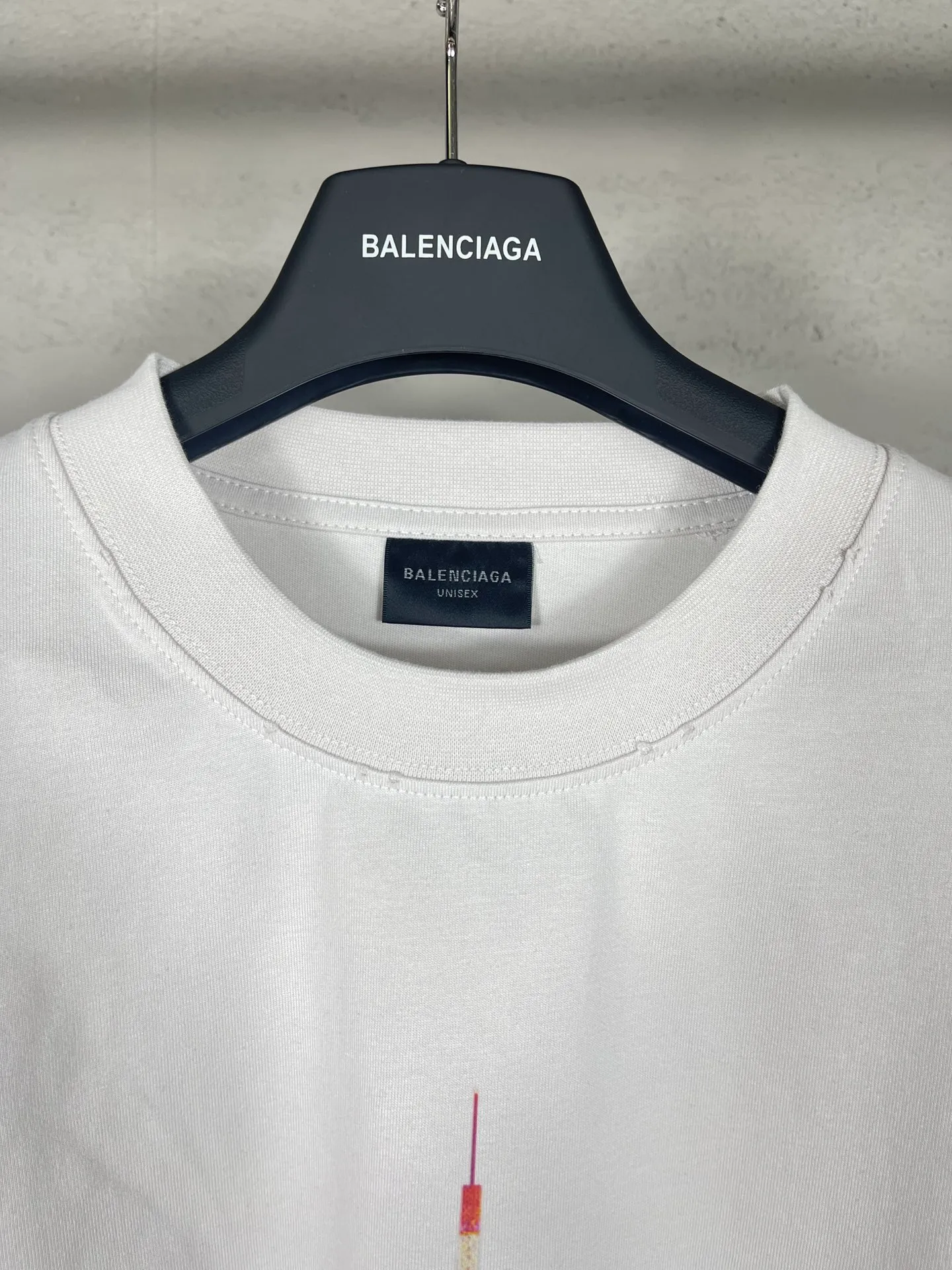 🅿️194 real photos [Top version. Official website quality] BALENCI*GA/Paris. 2024 new style, Paris. Japan Tokyo Tower limited edition. Front and rear direct-injection printing, washed and distressed short-sleeved T-shirt, 2024 new style. Y plate customization. Special market currency. Brick cabinets are synchronized. Genuine products are developed at the first time, and you can print and compare! The fabric is made of Paris ZP custom-woven and dyed cotton double yarn. Weighing 260 grams, the cloth surface is clean. The cloth pattern is clear, soft and comfortable. The threads are dyed with no color difference. The printing uses environmentally friendly imported materials for direct-injection printing, with clear letters and three-dimensional effect. The entire garment is washed, distressed and worn. The version adopts OS loose shoulder design. Same style for men and women. Code: BL223381 Color: black blue. Beige. Size: XS to L