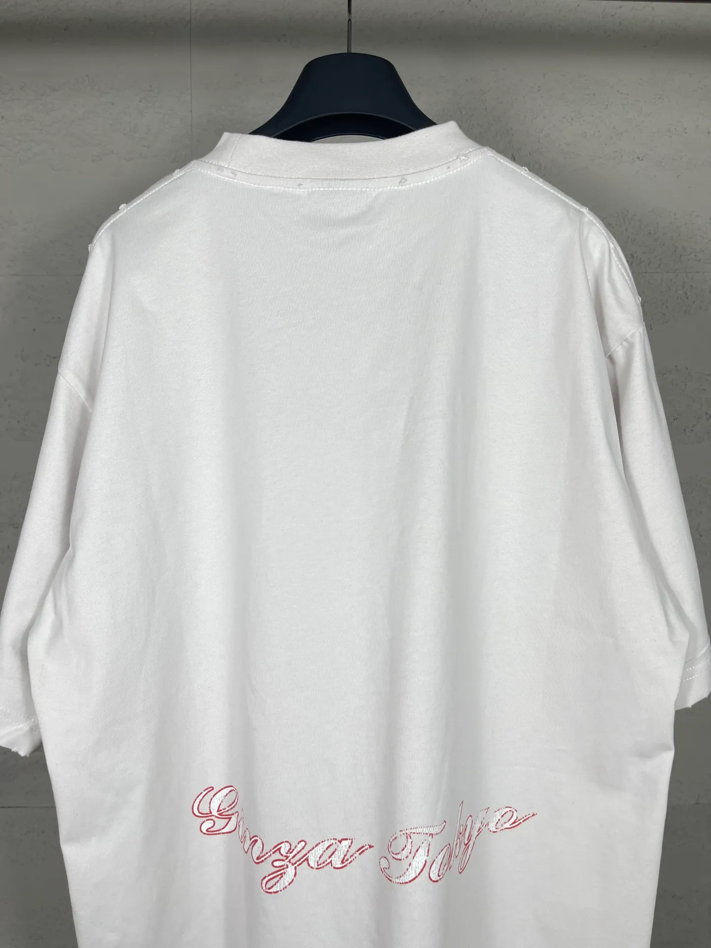 🅿️194 real photos [Top version. Official website quality] BALENCI*GA/Paris. 2024 new style, Paris. Japan Tokyo Tower limited edition. Front and rear direct-injection printing, washed and distressed short-sleeved T-shirt, 2024 new style. Y plate customization. Special market currency. Brick cabinets are synchronized. Genuine products are developed at the first time, and you can print and compare! The fabric is made of Paris ZP custom-woven and dyed cotton double yarn. Weighing 260 grams, the cloth surface is clean. The cloth pattern is clear, soft and comfortable. The threads are dyed with no color difference. The printing uses environmentally friendly imported materials for direct-injection printing, with clear letters and three-dimensional effect. The entire garment is washed, distressed and worn. The version adopts OS loose shoulder design. Same style for men and women. Code: BL223381 Color: black blue. Beige. Size: XS to L