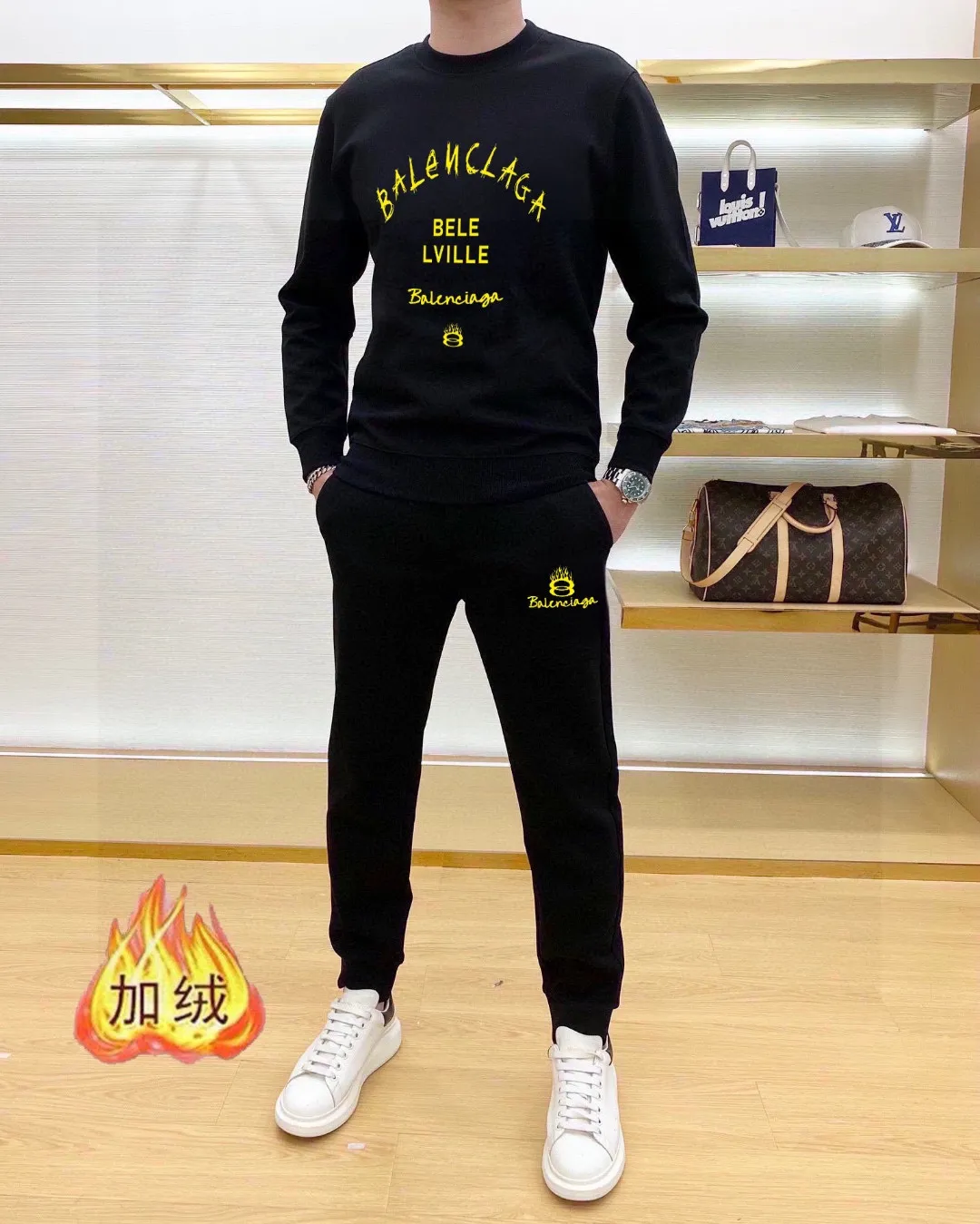 🅿️400 direct batch brand [BALENCIAGA] (thick velvet) 2025 autumn and winter new products, celebrities' favorite fashion-flavored casual suits, clean and neat tailoring, full of urban style. Made of high-quality customized fabrics, the inner warmth is excellent, the hand feels soft and dry, and the upper body effect is crisp and stylish. The three-dimensional cutting process and the pattern are all of high standards, and the silhouette version has the right benefits! It is not tight at all, and you feel good when you put it on. So many top-quality raw materials create high-end products with unparalleled value. It is the first choice for high-end fashion people. (Size: M-4XL can wear up to 200 pounds)