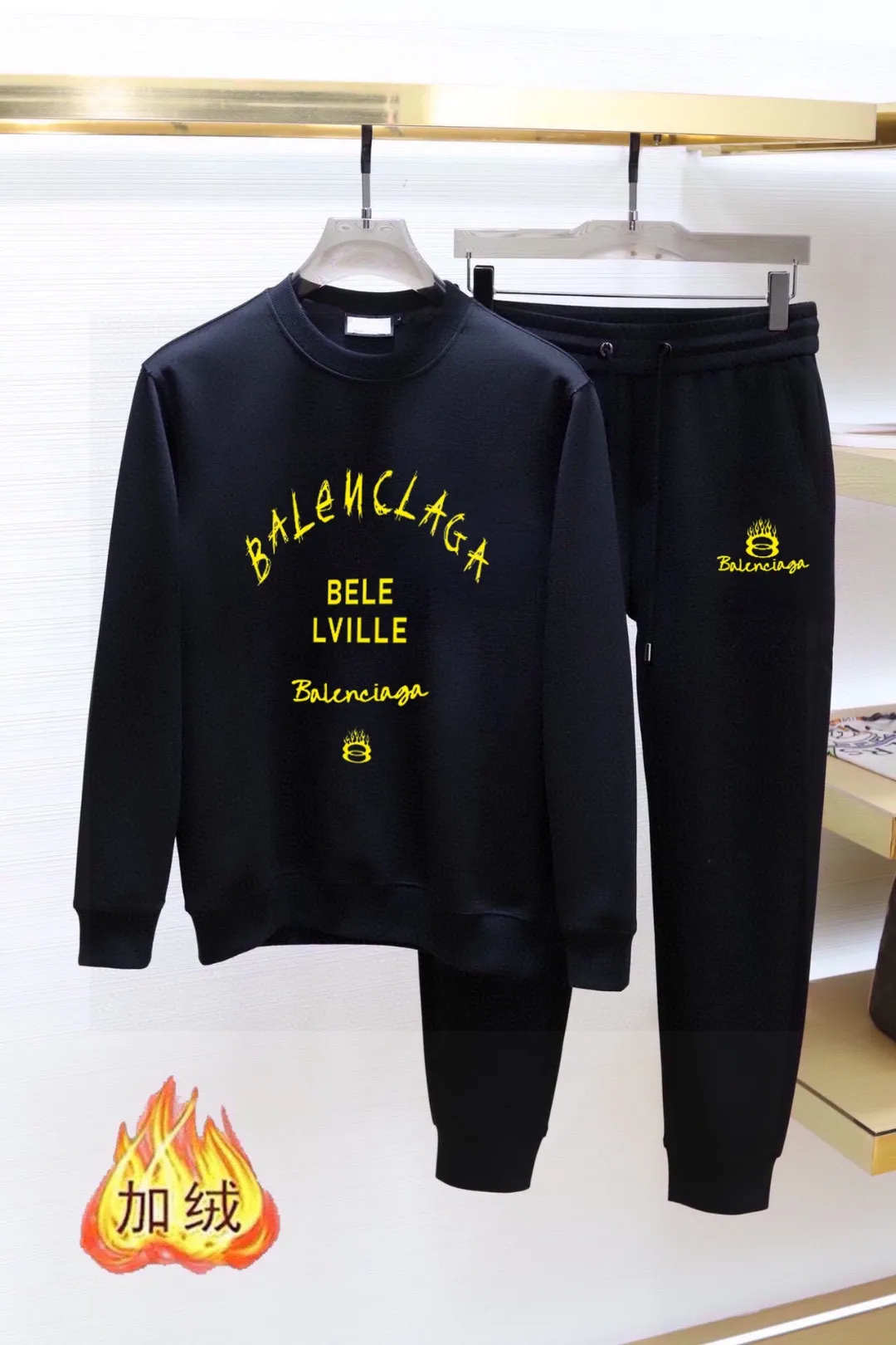 🅿️400 direct batch brand [BALENCIAGA] (thick velvet) 2025 autumn and winter new products, celebrities' favorite fashion-flavored casual suits, clean and neat tailoring, full of urban style. Made of high-quality customized fabrics, the inner warmth is excellent, the hand feels soft and dry, and the upper body effect is crisp and stylish. The three-dimensional cutting process and the pattern are all of high standards, and the silhouette version has the right benefits! It is not tight at all, and you feel good when you put it on. So many top-quality raw materials create high-end products with unparalleled value. It is the first choice for high-end fashion people. (Size: M-4XL can wear up to 200 pounds)