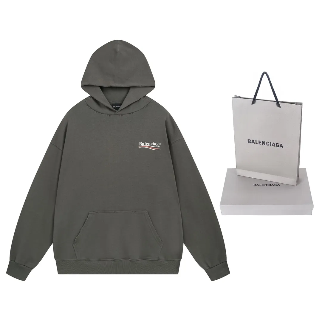 🅿️300 Detailed picture [Top version. Official website quality] BALENCI*GA/Paris# classic model, 2023 autumn and winter new style. Coke cracked printed worn distressed long-sleeved hooded sweatshirt. The fabric is made of Paris ZP custom-woven and dyed cotton double yarn David sweatshirt. The weight is 450 grams, the cloth surface is clean. The cloth pattern is clear, soft and comfortable. The threads are dyed with no color difference. The classic pattern printing uses environmentally friendly imported glue, split printing, precision stencil, clear letters, no burrs, and strong three-dimensional effect. The garments are worn and worn. All colors are synchronized with the brick cabinets, custom woven and dyed, and will not fade. Different market currencies. The version adopts OS loose shoulder design. Same style for men and women. Code: BL238029 Color: black, smoke gray, plain blue, off-white Size: XS S M L