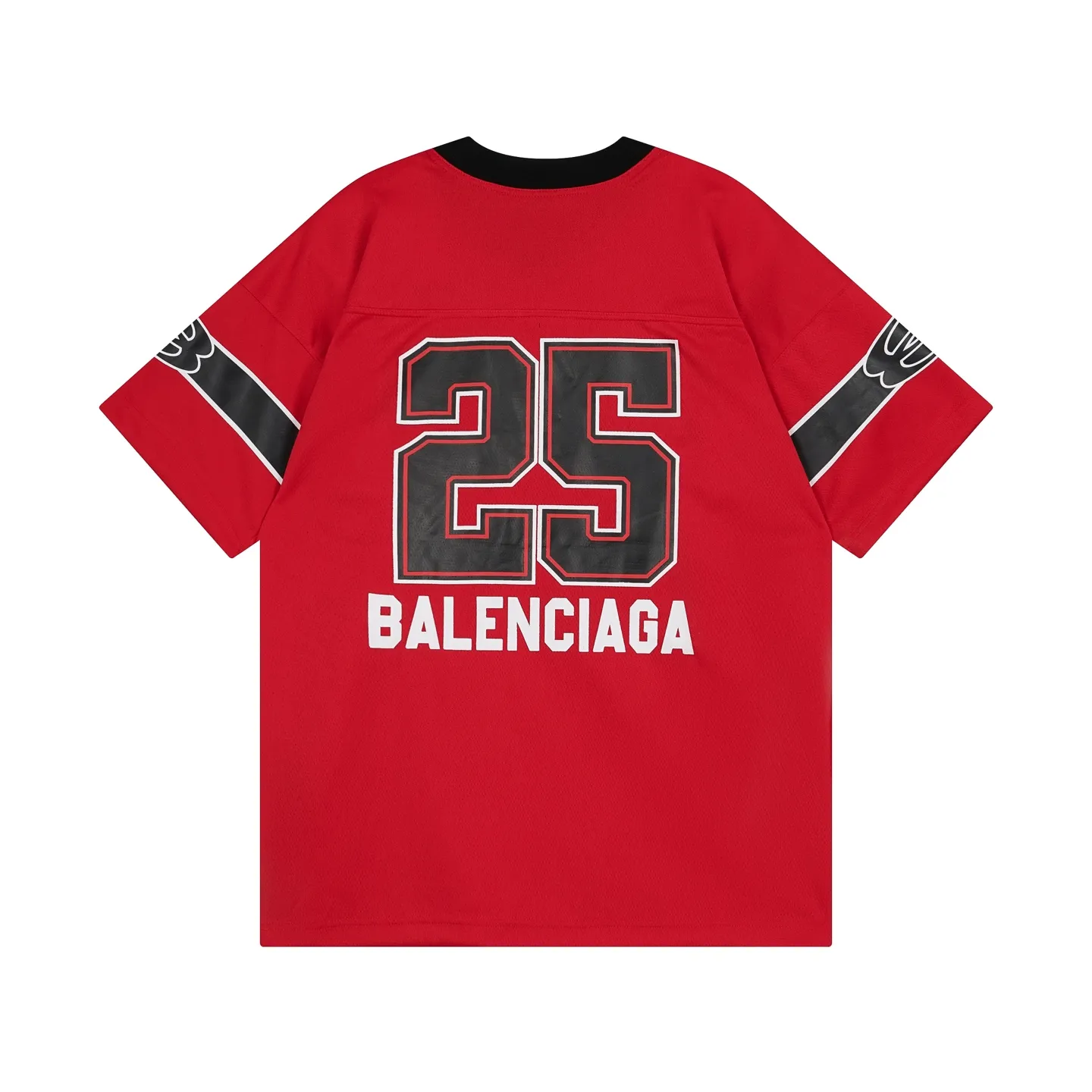 🅿️210 Actual pictures [Top version. Official website quality] BALENCI*GA/Paris double ring LOGO printed back No. 25 short-sleeved jersey. The collar adopts computer laser rib top collar, no shoulder seams, and extra-heavy craftsmanship. SS25 latest model. Research and development at the first time, different market currencies. Comparisons welcome. The fabric is made of custom-woven sports fabric that absorbs moisture and is comfortable and dry. Whether you are doing sports or fitness or going out on the street every day, you can easily become the center of attention. Stretch ribbing at neckline. Weighing 220 grams, the cloth surface is clean. The cloth pattern is clear, soft and comfortable. The threads are dyed with no color difference. The printing uses imported environmentally friendly rubber paddles, and the pattern letters are clear, three-dimensional and without burrs. Jubie market produces pictures based on pictures. Welcome to compare. The version adopts OS loose shoulder design. Same style for men and women. Code: BL253735 Color: black, red Size: XS S M L