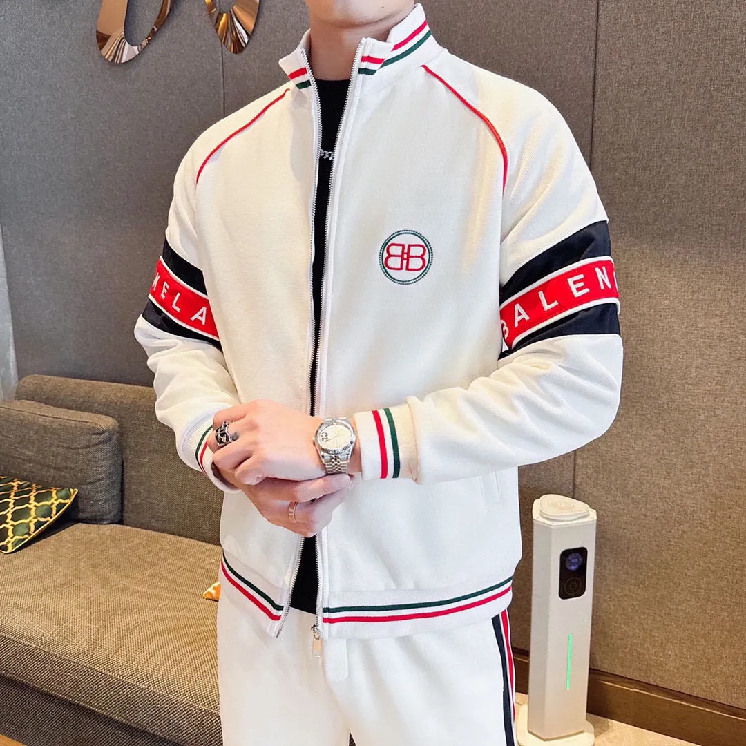 🅿️500 [BALENCIAGA] Hot-selling suit is coming. Focus on the original version of the official website. 2025 new hot-selling cardigan sweater suit. The original order is the best product. 🇭🇰The meticulous work of top designers is dedicated to a fitting and perfect upper body effect. All-natural high-quality Tencel Roman cotton 100%, close-fitting comfort, noble and elegant! Original hardware embodies elegance and nobility! Counter size: M-4XL (up to 190 pounds)