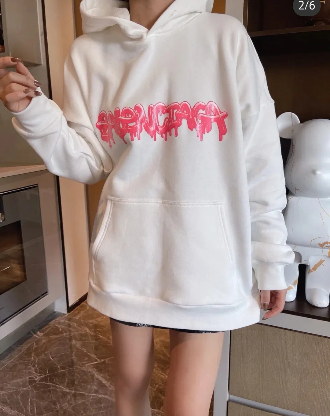 ♻️💯Upper body reference model picture❤️The top tested version BALENCIAGA Balenciaga pink jelly glue dissolved pure cotton loose breathable trendy brand male and female couples same style short sleeves The design elements are still as simple as ever, the letters on the chest are integrated with the jelly melted design, giving an immediate sense of high-end. 100% looped terry cotton fabric, pre-shrunk and washed, multi-dimensional handle. The printing is dot printing, cross-engraved lettering mold, inkjet-style heat transfer. The gel letters are first made and then fixed on the fabric through high-temperature pressing. The elements are simple and versatile. They look great in any combination. Color: black, white, light gray. Size: XS-L P:450