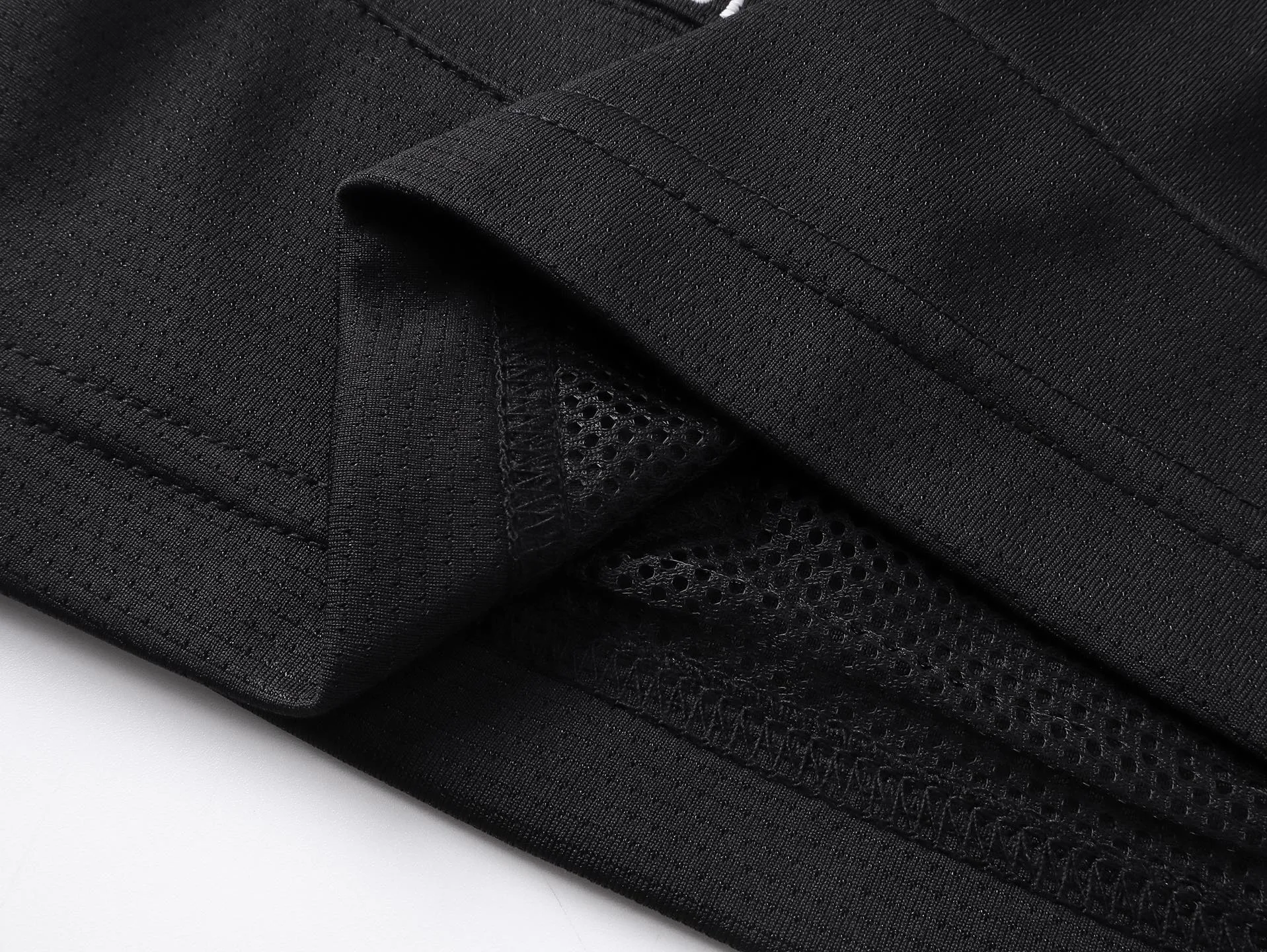 🅿️210 Actual pictures [Top version. Official website quality] BALENCI*GA/Paris co-branded Lamborghini shorts. Embroidery on the front and left, double-layer mesh lining, and multi-position hem shorts. Extra heavy craftsmanship. SS25 latest model. Research and development at the first time, different market currencies. Comparisons welcome. The fabric is made of custom-woven sports fabric that absorbs moisture and is comfortable and dry. Whether you are doing sports or fitness or going out on the street every day, you can easily become the center of attention. Weight 180 grams. The embroidery is done using imported Tajima embroidery machines. The pattern letters are clear, three-dimensional and without burrs. Different market currencies. Comparisons welcome. The version adopts a loose version. The same style for men and women. Code: BL257002 Color: Black Size: XS S M L