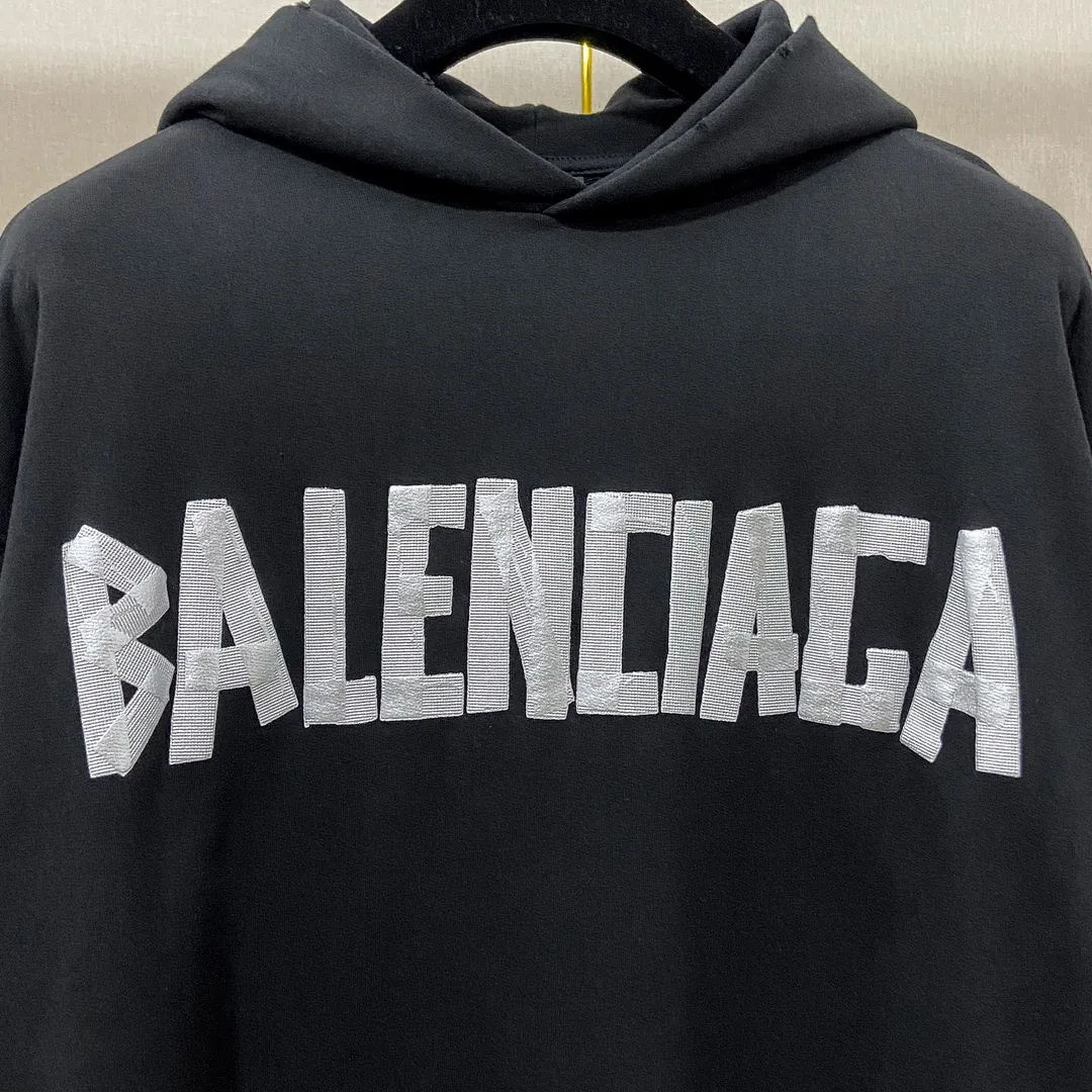 🅿️310 Real photos Top version [BALENCIA*GA] Official website quality Paris new tape series hooded sweatshirt OS version Loose dropped shoulders Unisex style Fabric: 480g 100% cotton terry sweater Technique: Front and back printing Garment wash Worn Distressed Styling Solid color Color: Black blue Off-white Size: XS S M L