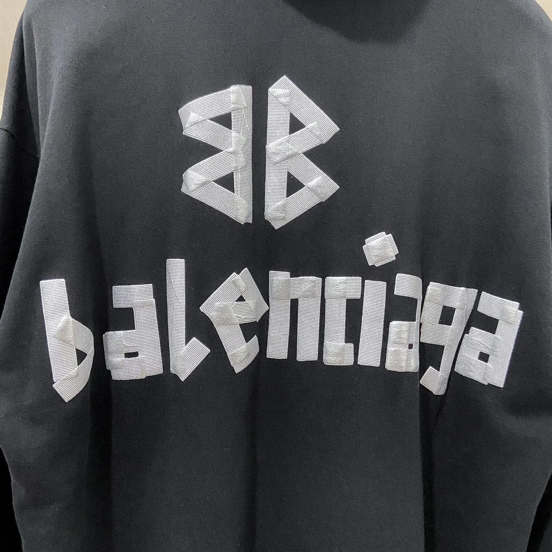 🅿️310 Real photos Top version [BALENCIA*GA] Official website quality Paris new tape series hooded sweatshirt OS version Loose dropped shoulders Unisex style Fabric: 480g 100% cotton terry sweater Technique: Front and back printing Garment wash Worn Distressed Styling Solid color Color: Black blue Off-white Size: XS S M L