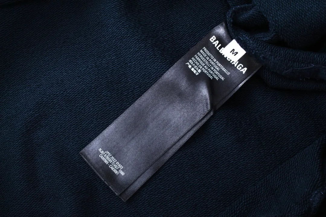 🅿️420 BALENCI*GA 24ss Paris hot-selling tape hooded sweatshirt. The front and back panels are printed with tape direct printing. Many hand-made. The ready-made garments are washed and worn. The cloth surface is clean. The cloth pattern is clear, super heavy work. Soft and comfortable. Exclusively pattern-woven and dyed 450g fabric. The threads are dyed in the same cylinder with zero color difference. Different from the market currency. The version adopts os loose shoulder version. Welcome to compare. Same style for men and women -Color: iron gray blue Paris blue washed black burgundy fluorescent yellow green khaki -SIZE: XS S M L style number 8912#