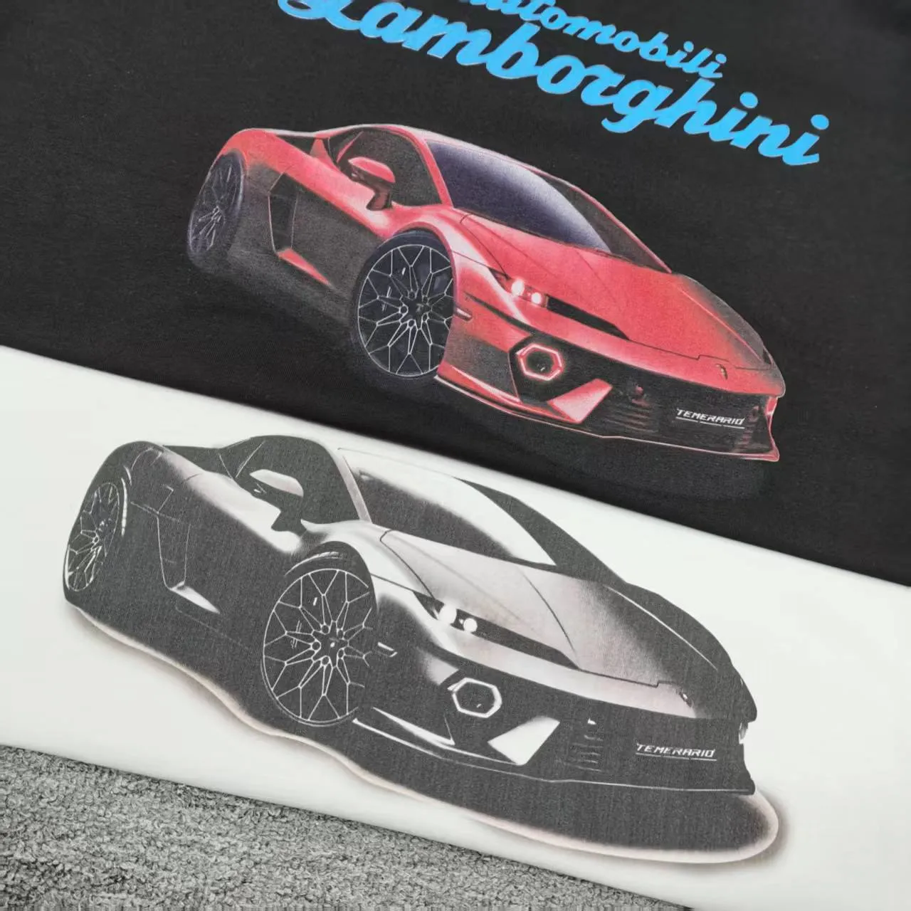 [Top version. Official website quality] BALENCI*GA/Paris co-branded Lamborghini Lamborghini front and back left and right sleeves direct-injection printed short-sleeved T-shirt # SS25 latest model. Research and development at the first time, different market currencies. Comparisons welcome. The fabric is made of Paris ZP custom-woven and dyed cotton double yarn. Weighing 260 grams, the cloth surface is clean. The cloth pattern is clear, soft and comfortable. The threads are dyed with no color difference. Printing adopts computer direct printing. The pattern letters are clear, three-dimensional and without burrs. Jubie market produces pictures based on pictures. Welcome to compare. The version adopts OS loose shoulder design. Same style for men and women. Color: white gray, black. Size: XS S M L P: 260