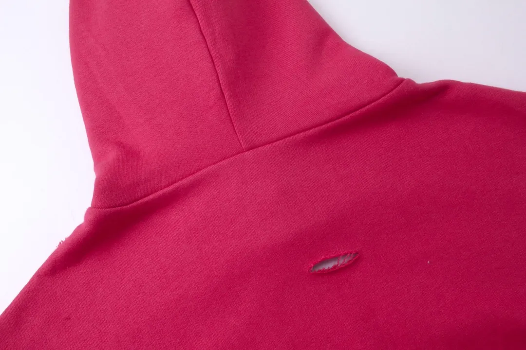 🅿️396 Detailed picture [Top version. Official website quality] BALENCI*GA/Paris. Classic style. 22SS #BALENCI*GA# Artistic ripped hole and velvet inner two-piece hooded sweatshirt. Autumn and winter brick cabinets are synchronized. Welcome to compare. The fabric is made of Paris ZP custom-woven and dyed cotton double yarn David coat with velvet lining. The fabric pattern is clear, soft and comfortable. The threads are woven and dyed with no color difference. The classic letter LOGO adopts precision stencils, imported environmentally friendly rubber paddles, and turtle crack printing, with a three-dimensional effect. Garment positioning art is worn with holes, hem threads, hat brim, and bag mouth are hand-worn vintage. Restore brick cabinets, and adopt OS loose shoulder style. Same style for men and women Coding: BL238001 Color: Black. White. Hulan. Brown. Dark green. Burgundy. Purple Size: XS S M L