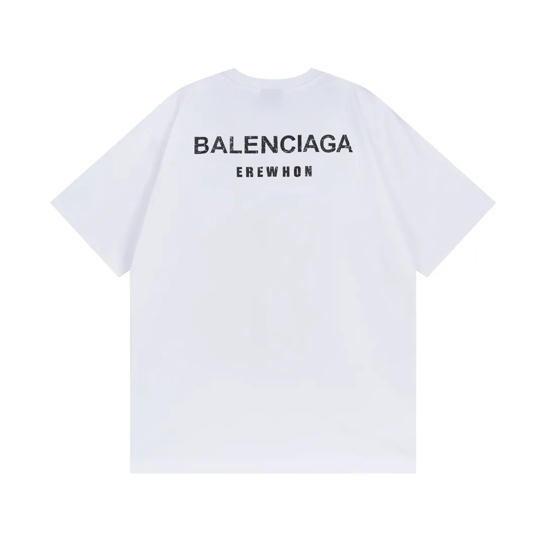 🅿️174 Detailed picture [Top version. Official website quality] BALENCI*GA/Paris. Water bottle letter LOGO short-sleeved T-shirt. The fabric is made of Paris ZP custom-woven and dyed cotton sweatshirt. The weight is 260 grams. The cloth surface is clean. The cloth pattern is clear, soft and comfortable. The threads are dyed with no color difference. The classic pattern printing uses imported machine direct printing. The effect is three-dimensional and restores the brick cabinet. Different market currencies, welcome to compare. The version adopts OS loose shoulder design. Same style for men and women. Code: BL223365 Color: black. White. Size: XS to L