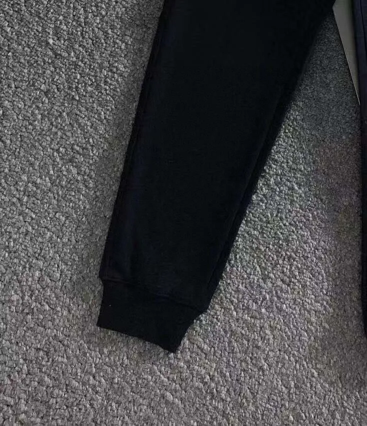 🅿️420 [BALENCIAGA] (Gospel for Fatty) hot-selling suit is coming. Focus on the original version of the official website. 2025 new hot-selling cardigan and sweatshirt suit. The original order is hard to buy🇭🇰. It is the meticulous work of top designers. It has a fitting and perfect upper body effect. All-natural high-quality Roman cotton 100%, close-fitting comfort, noble and elegant! Original hardware embodies elegance and nobility! Counter size: M-5XL (maximum wear up to 220 pounds)
