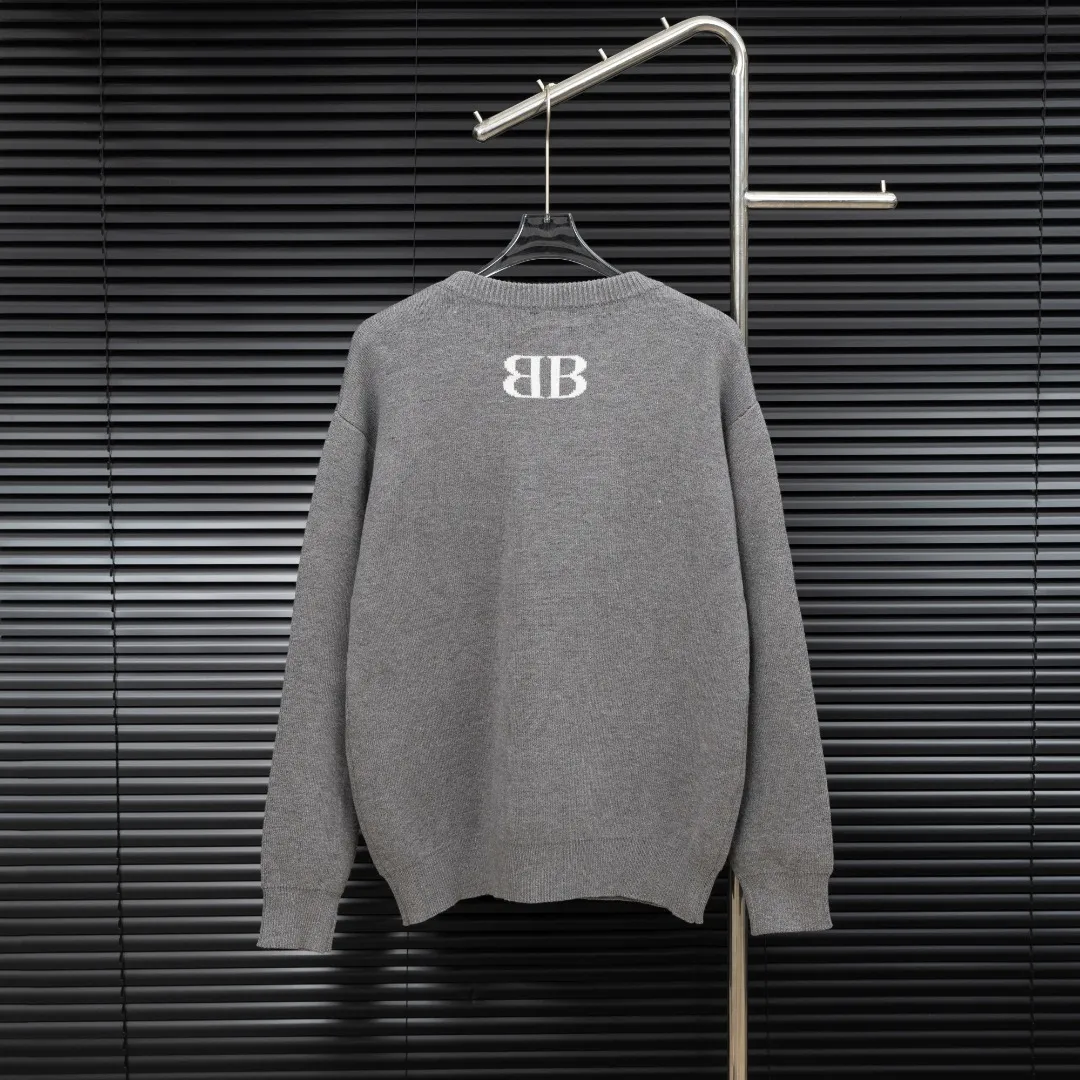 🅿️320 Style: BLA Balenciaga Double B knitted long-sleeved sweater Size: S-XXL Fabric: Wool blend Accessories: Full set of customized original accessories No gender distinction, same style for men and women
