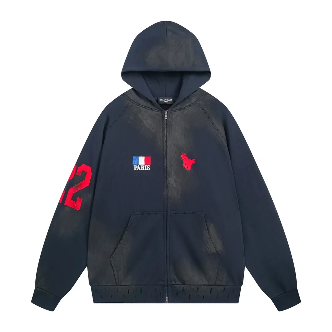 🅿️416 Detailed picture [Top version. Official website quality] BALENCI*GA/Paris. New model, 22 Mustang polo embroidery, flag zipper hooded jacket, ready-to-wear frayed hand-painted overweight craftsmanship, embroidery using imported machine embroidery, high-density embroidery, pattern and logo more three-dimensional. The back is printed with imported glue. The finished product is hand-polished and hand-painted. The autumn and winter brick cabinets are synchronized. The fabric is made of Paris ZP custom-woven and dyed cotton double-yarn large parka. The net weight is 450 grams. The cloth surface is clean. The cloth pattern is clear, soft and comfortable. The threads are dyed with no color difference. Restored brick cabinets. The version adopts OS loose shoulder design. Same style for men and women. Code: BL238063 Color: Dark Blue Size: XS S M L