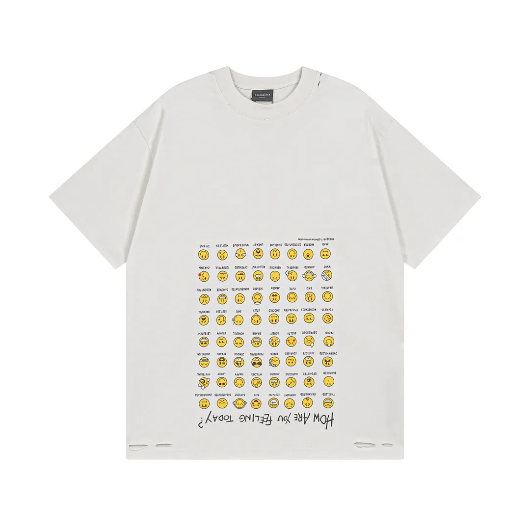 🅿️190 real photos [Top version. Official website quality] BALENCI*GA/Paris. SS25 latest smiley face collection printed washed, distressed and worn short-sleeved T-shirt. Ready-to-wear, many distressed and worn. Brick cabinets are synchronized. Genuine products are developed at the first time, and you can print and compare! The fabric is made of Paris ZP custom-woven and dyed cotton double yarn. Weighing 260 grams, the cloth surface is clean. The cloth pattern is clear, soft and comfortable. The threads are dyed with no color difference. The printing is made of environmentally friendly imported materials. The letters are clear and the effect is three-dimensional. The version adopts OS loose shoulder design. Same style for men and women. Code: BL223610 Color: black, off-white Size: XS S M L