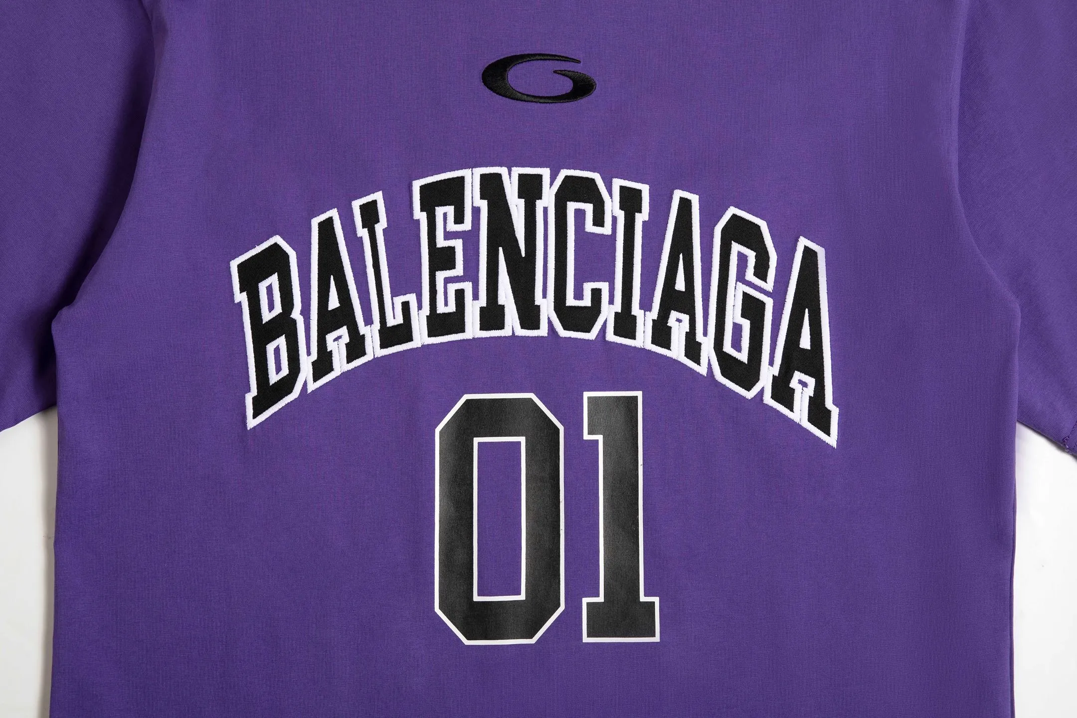 🅿️200 9180# Detailed picture Top version [[BALENCIA*GA] official website quality Paris new basketball jersey embroidered printed short-sleeved T-shirt OS version loose dropped shoulders Unisex fabric: 260 grams 100% cotton double yarn Process: embroidery printing on the front panel Car stamp in the lower left corner Back panel printing Garment washing Shape fixing Color: black white blue purple yellow Size: XS S M L