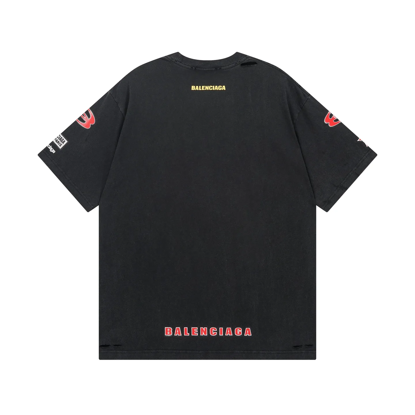 🅿️200 Detailed picture [Top version. Official website quality] BALENCI*GA/Paris. 25ss latest model. Paris is printed with sponsor logos English LOGO combination on the front, washed and distressed short-sleeved T-shirt. Brick cabinet synchronization. The fabric is made of Paris ZP custom-woven and dyed 100% cotton double yarn compact cotton. The weight is 260 grams, the cloth surface is clean. The cloth pattern is clear, soft and comfortable, and the thread is dyed with no color difference. The classic LOGO pattern is printed with environmentally friendly imported materials, with clear letters and a strong three-dimensional feel. Restored brick cabinet. The garments were washed and aged, and polished by many hands. Produced by ultra-heavy craftsmanship, the market currency is very different, welcome to compare. The version adopts OS loose shoulder design. The same style for men and women. Code: BL253689 Color: Washed Black Size: XS S M L