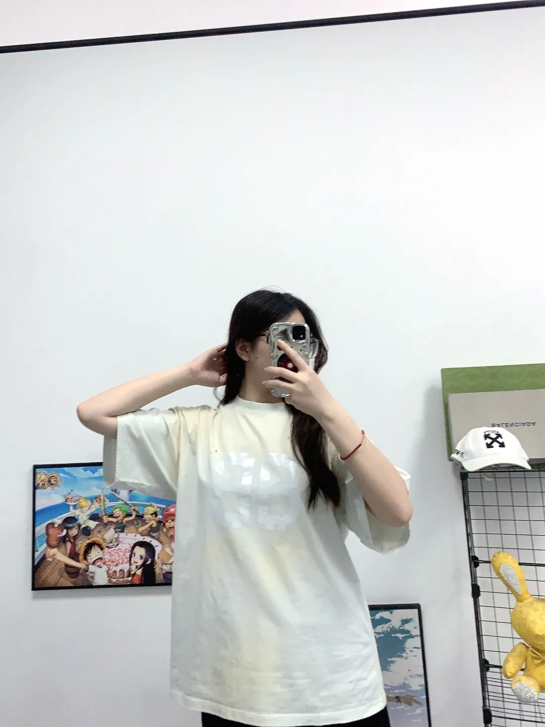 🎀Hot model pictures🎀【New arrival】Exclusive top version on the whole network BALENCIAGA 23SS Paris distressed orange double B mud dye orange BB printed round neck pure cotton male and female couple star same style short-sleeved T-shirt Special dirty and distressed craftsmanship, hand-painted double B pattern, pure cotton soft fabric, contrast-dyed fabric, ultra-fine flat screen printing process, full of fashion sense, dyed pure cotton fabric 240g heavy worsted, breathable cotton fabric, contrast-dyed Thermosetting ink printing uses chemical ink as pigment, and requires high temperature drying to solidify the ink on the fabric. The unique dirty, hole-dwelling and aged effect. Partial parts of the heavyweight pure cotton material are deliberately treated to create the effect of wear and tear, combined with the effect of rust spots and dirty colors to create a polluted appearance. Color; White Code Number; XS-M P:280