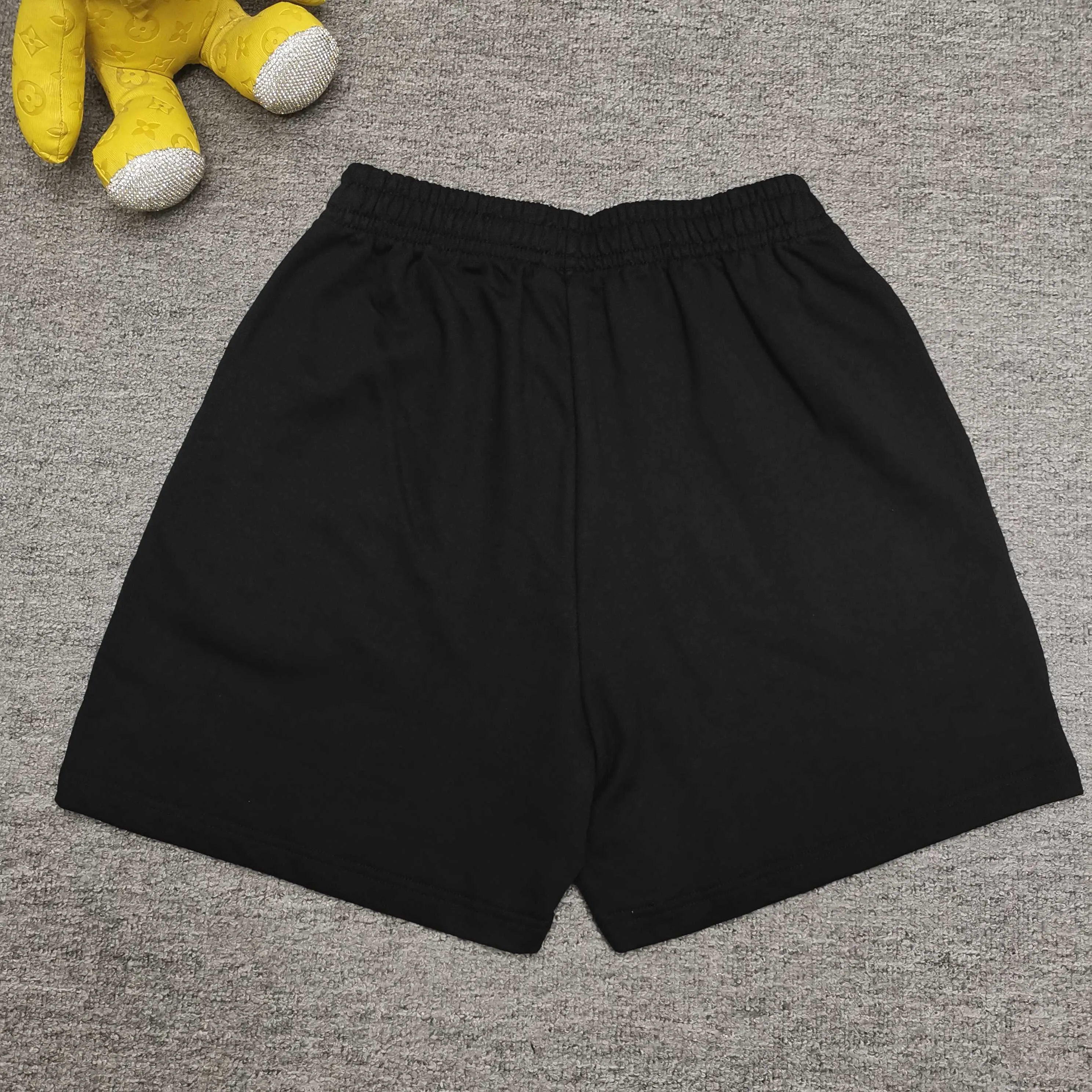 [Top version. Official website quality] BALENCI*GA/Paris co-branded Lamborghini shorts. Embroidery on the front and left, double-layer mesh lining, and multi-position hem shorts. Extra heavy craftsmanship. SS25 latest model. Research and development at the first time, different market currencies. Comparisons welcome. The fabric is made of custom-woven sports fabric that absorbs moisture and is comfortable and dry. Whether you are doing sports or fitness or going out on the street every day, you can easily become the center of attention. Weight 180 grams. The embroidery is done using imported Tajima embroidery machines. The pattern letters are clear, three-dimensional and without burrs. Different market currencies. Comparisons welcome. The version adopts a loose version. The same style for men and women. Color: Black Size: XS S M L P290