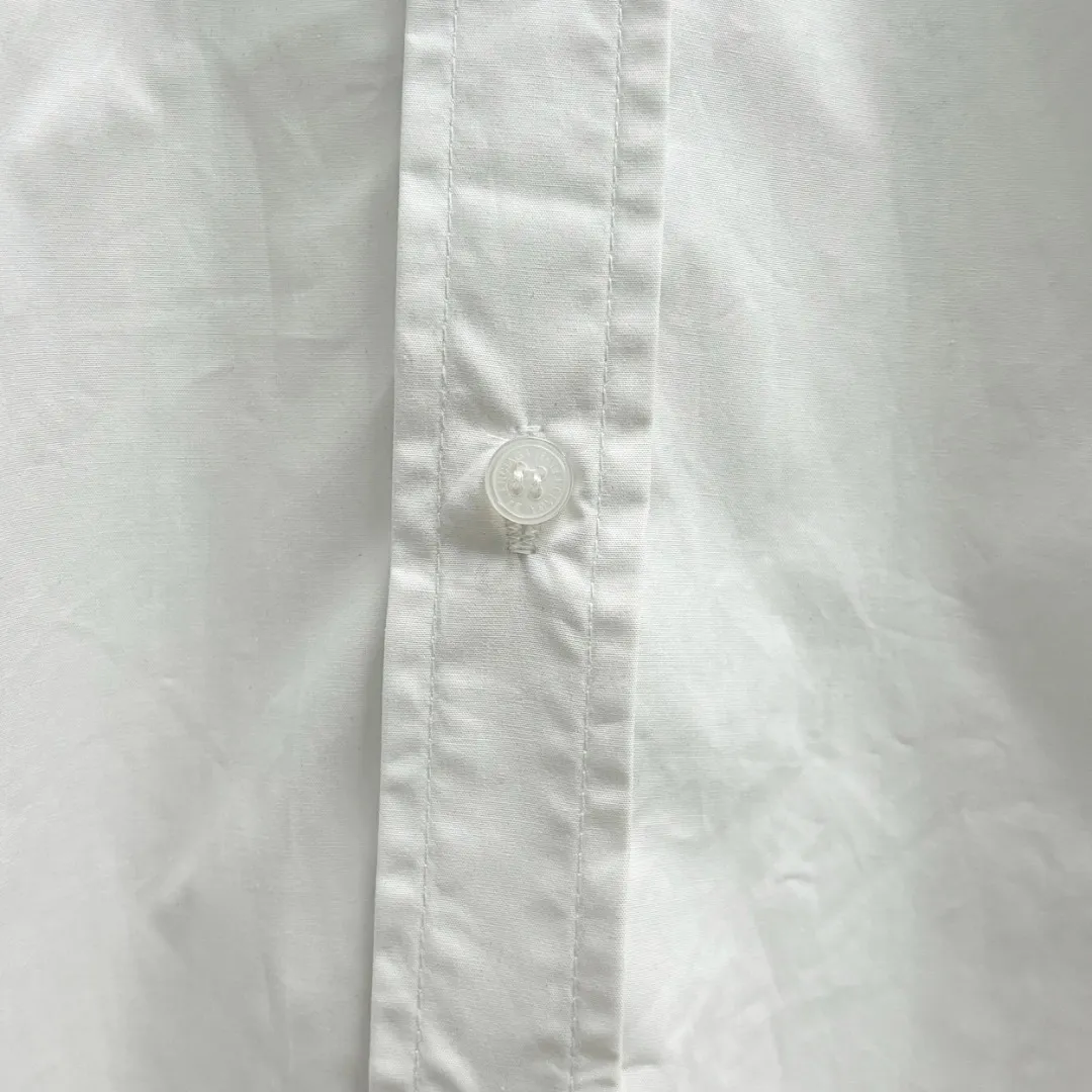 🅿️220 BALENCIAGA/Balenciaga early autumn thick plate printed shirt, customized classic 40-count plain weave imitation Tencel Paris shirt fabric, loose version, three-dimensional upper body, smooth and natural lines, from shoulder line to waistline to hem, smooth transition of lines, no unnecessary folds or accumulation, neat and stretchy overall, customized Paris logo engraved button-down, with Paris logo on the chest and large-area WI-FI printing on the back, the effect is three-dimensional, the printing completely fits the fabric There will be no problems such as color fading, peeling off, etc. Size: S M L XL