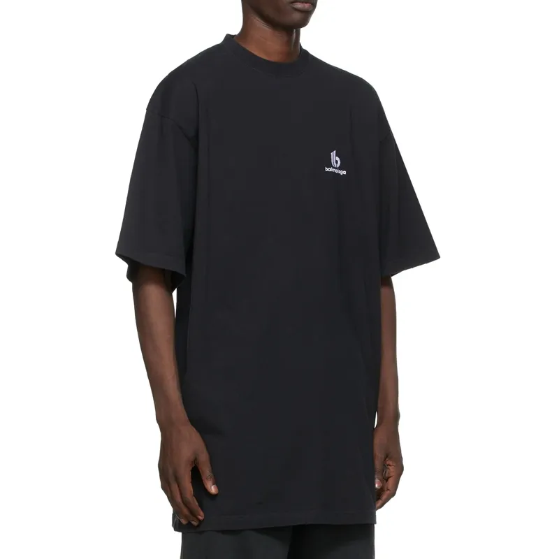 ♻️💯Upper body reference model picture❤️The top tested version of the new BALENCIAGA half-moon BB embroidery environmentally friendly large LOGO male and female couple stars the same short-sleeved T-shirt. The simple embroidery series is popular, Behringer embroidery technology, the embroidery is meticulous and meticulous! The font is full and the texture is clear! The fabric is made of 280g high-count double-yarn pure cotton, polyester-free, and absolutely no pilling! Size: XS-L Color: Black Mint Green P:240